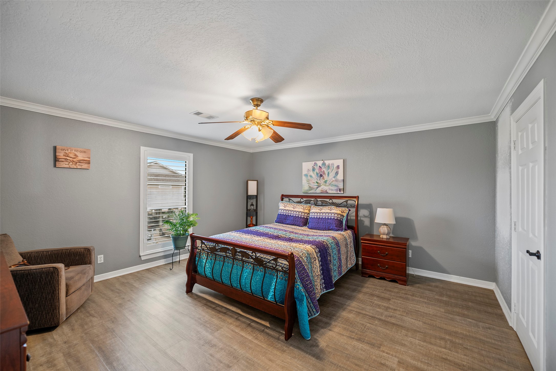 26 N Curlew Street, La Marque, TX 77568