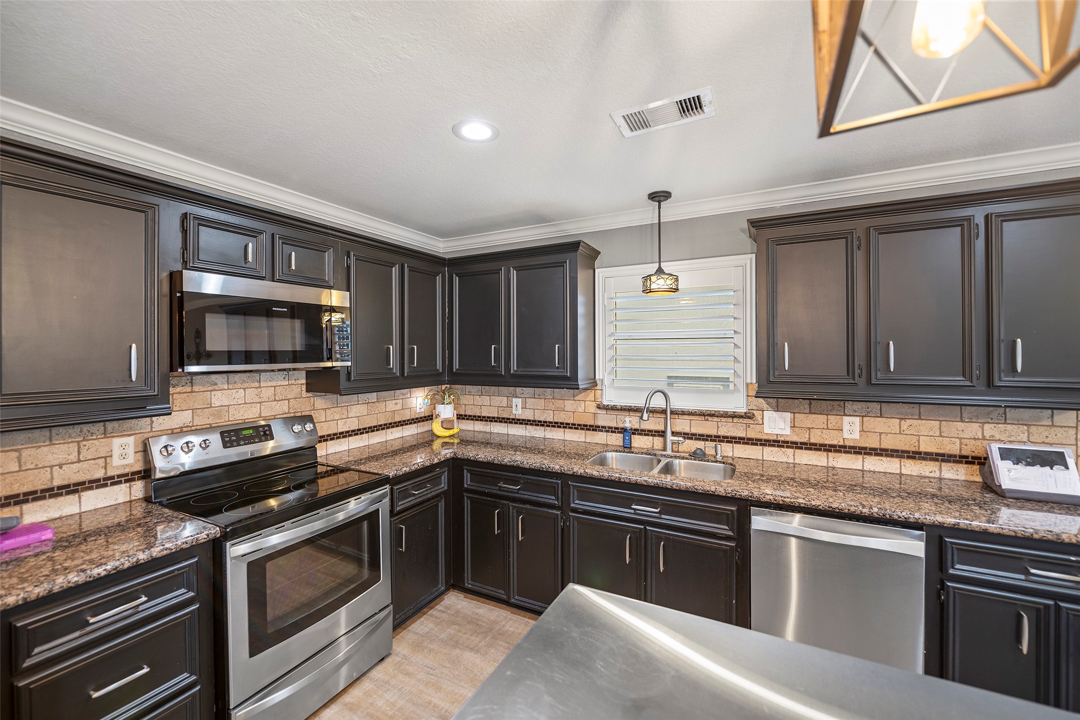 26 N Curlew Street, La Marque, TX 77568