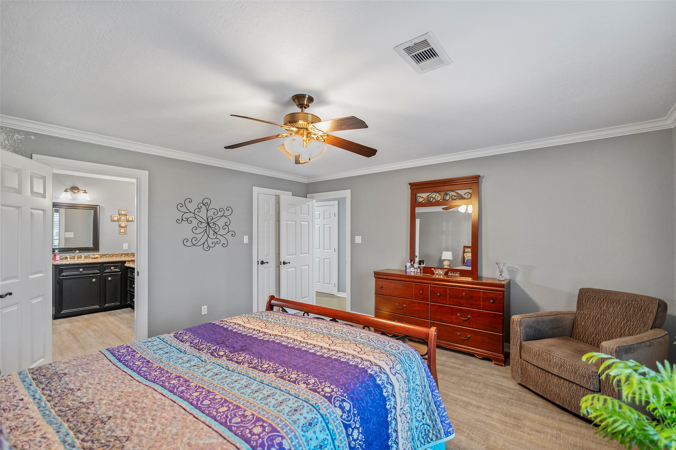 26 N Curlew Street, La Marque, TX 77568