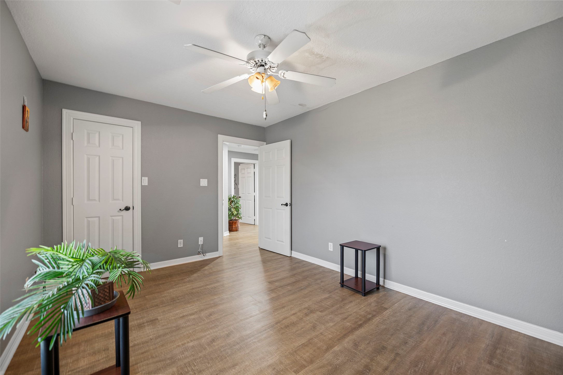 26 N Curlew Street, La Marque, TX 77568
