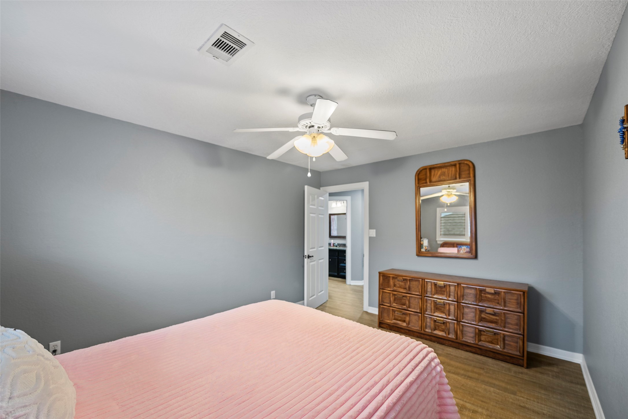 26 N Curlew Street, La Marque, TX 77568