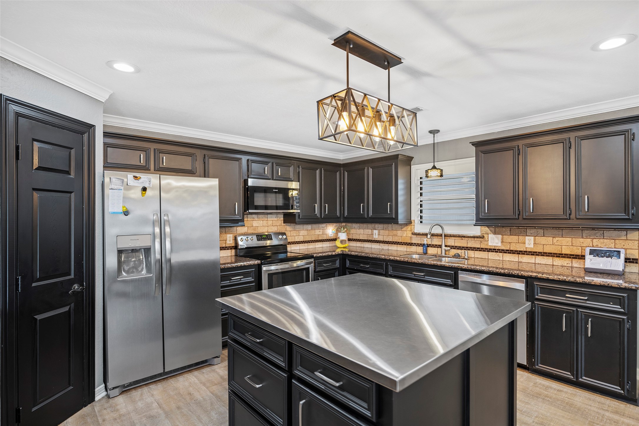 26 N Curlew Street, La Marque, TX 77568