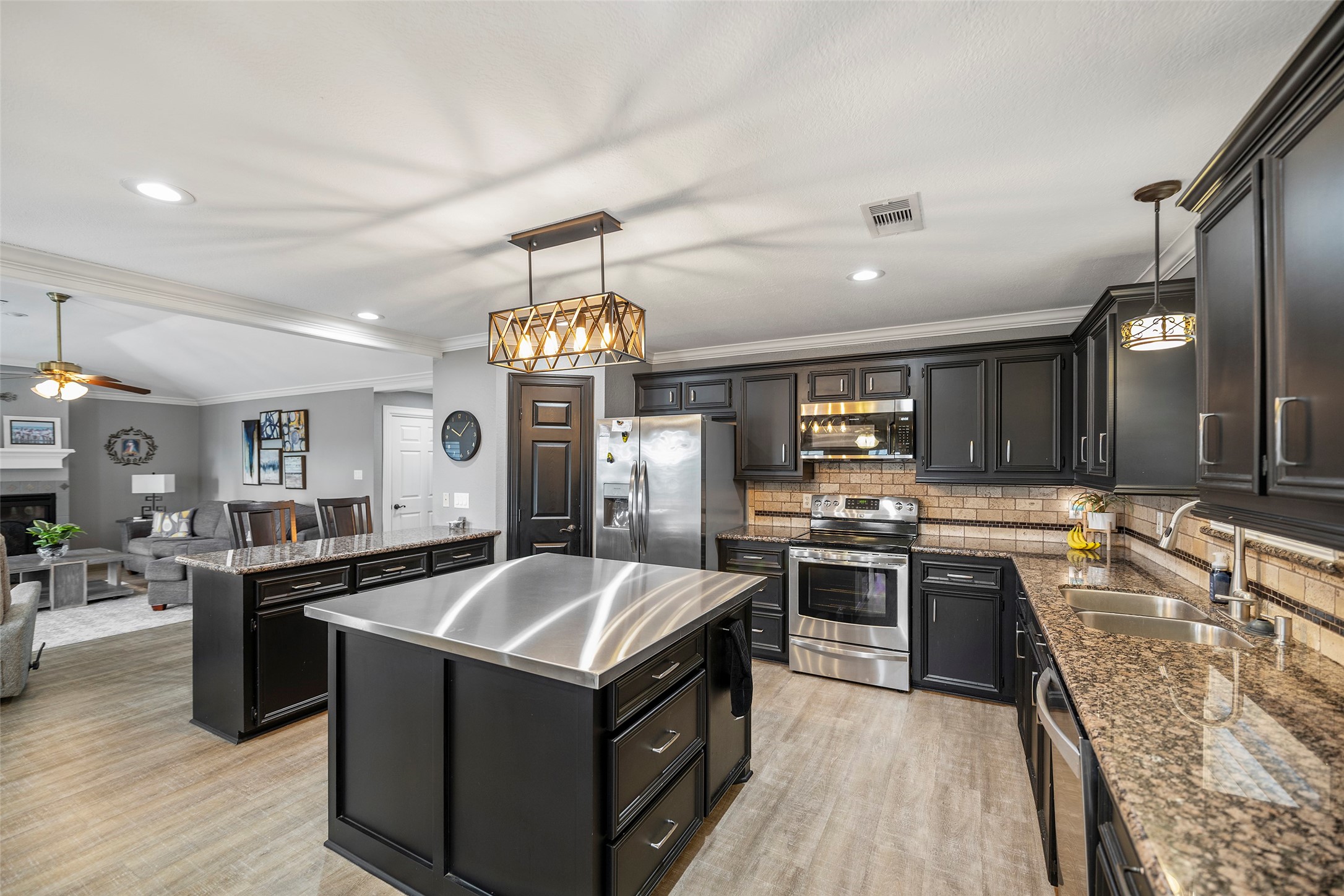 26 N Curlew Street, La Marque, TX 77568
