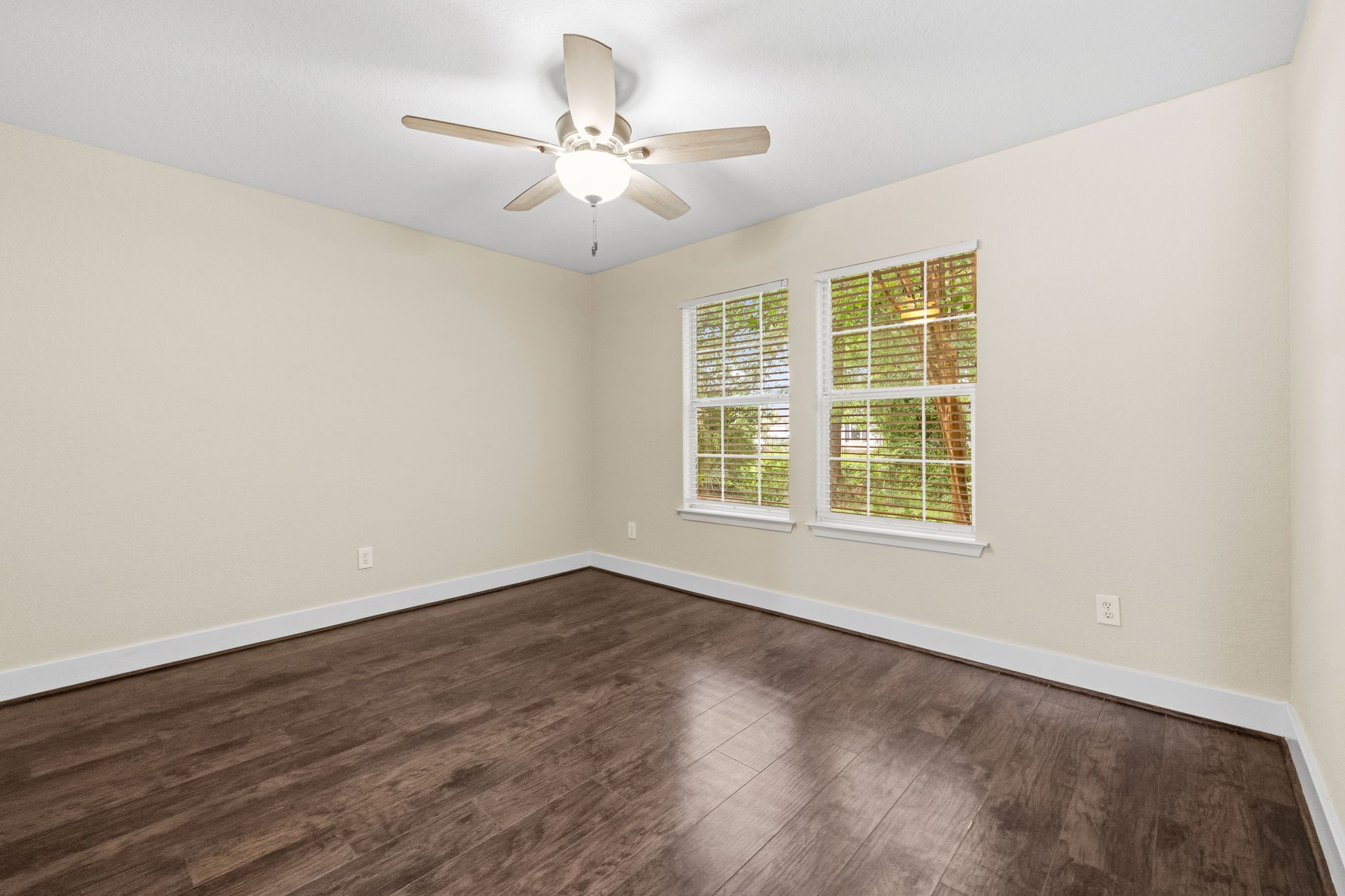Flex room! Perfect for dining, home office, separate living area, or a playroom. Flex room! Perfect for dining, home office, separate living area, or a playroom.