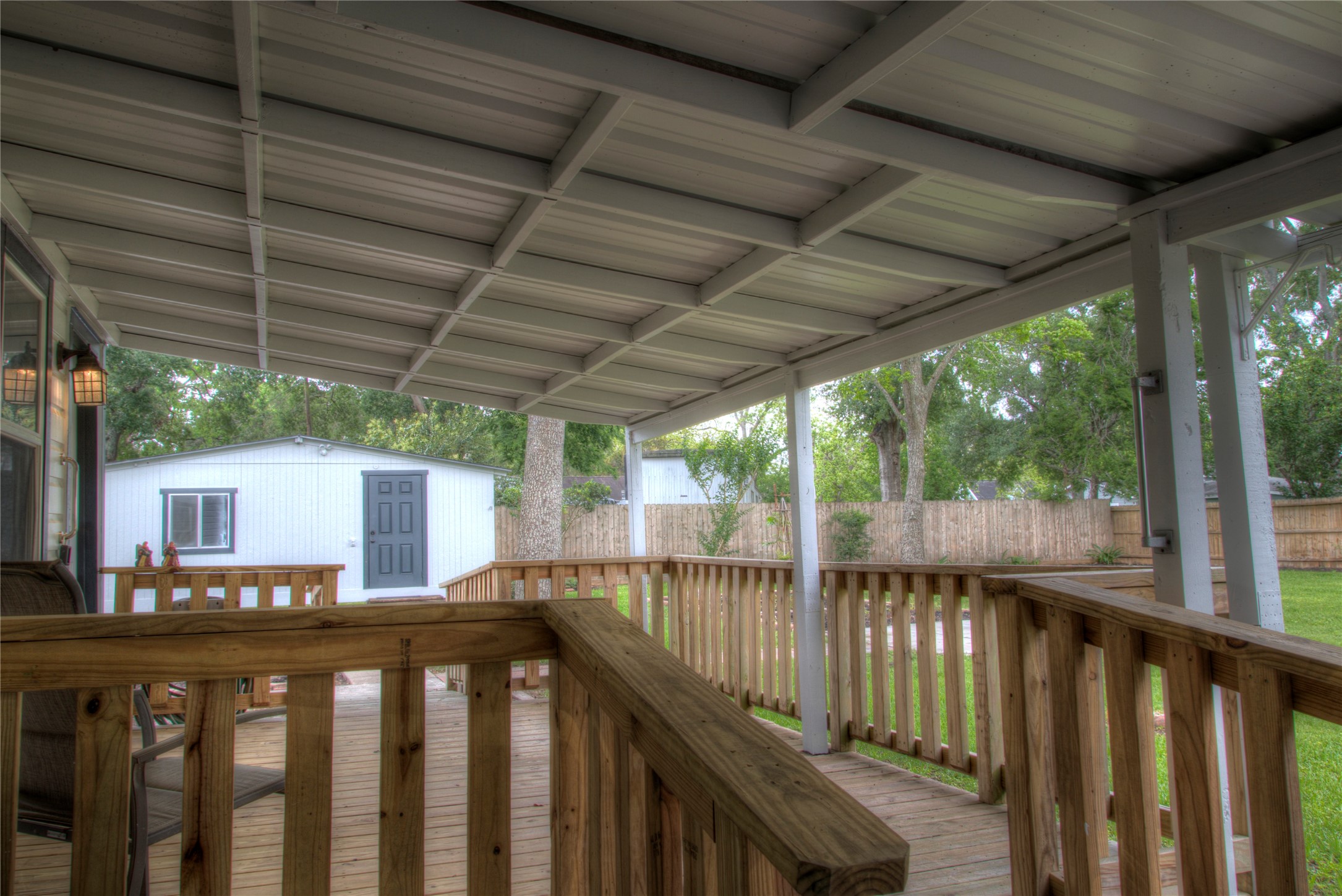 Spacious Covered Patio - Wood Deck