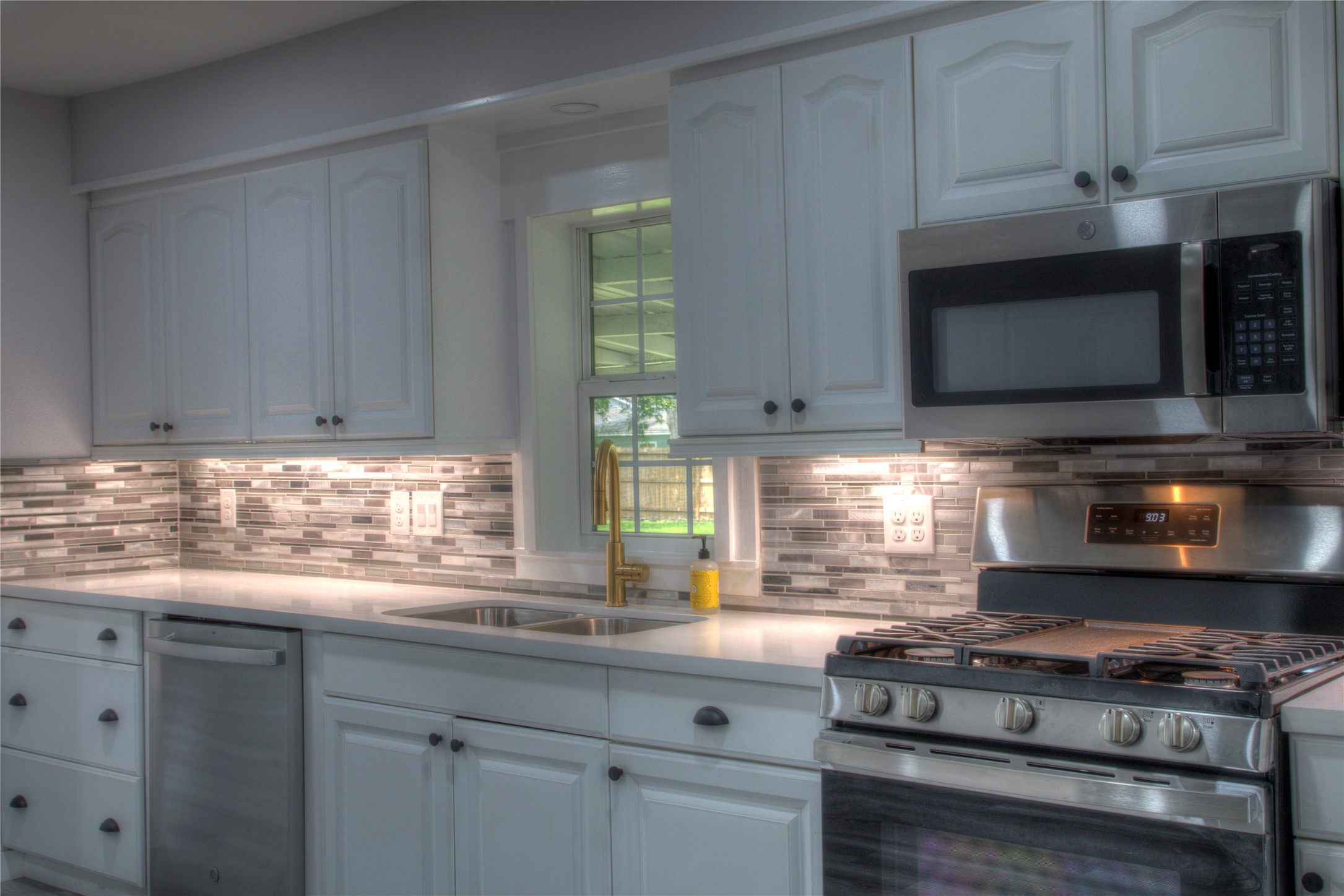 415 Perkins Avenue, League City, TX 77573