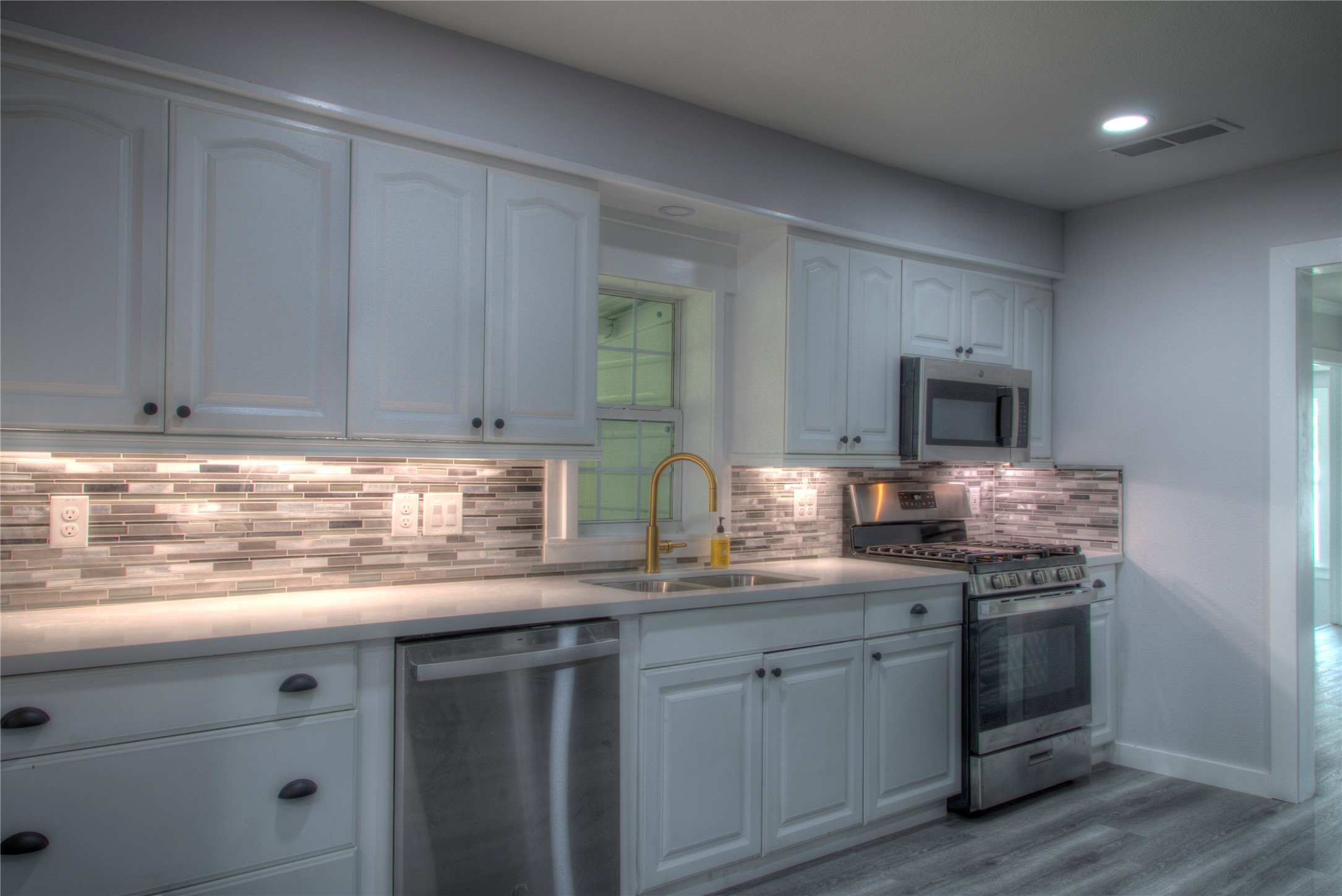 415 Perkins Avenue, League City, TX 77573