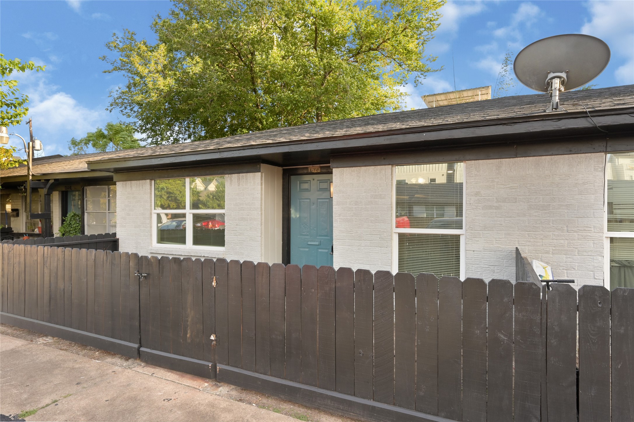 Welcome to 1623 Northwood St.!! Welcome to 1623 Northwood St.!!