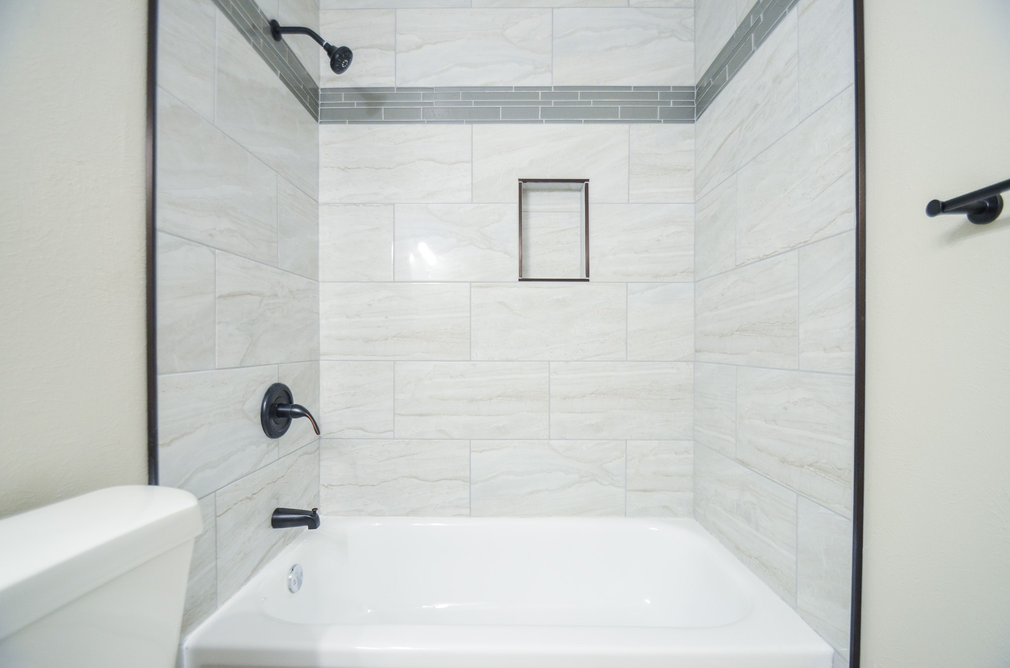NICE combo tub/shower