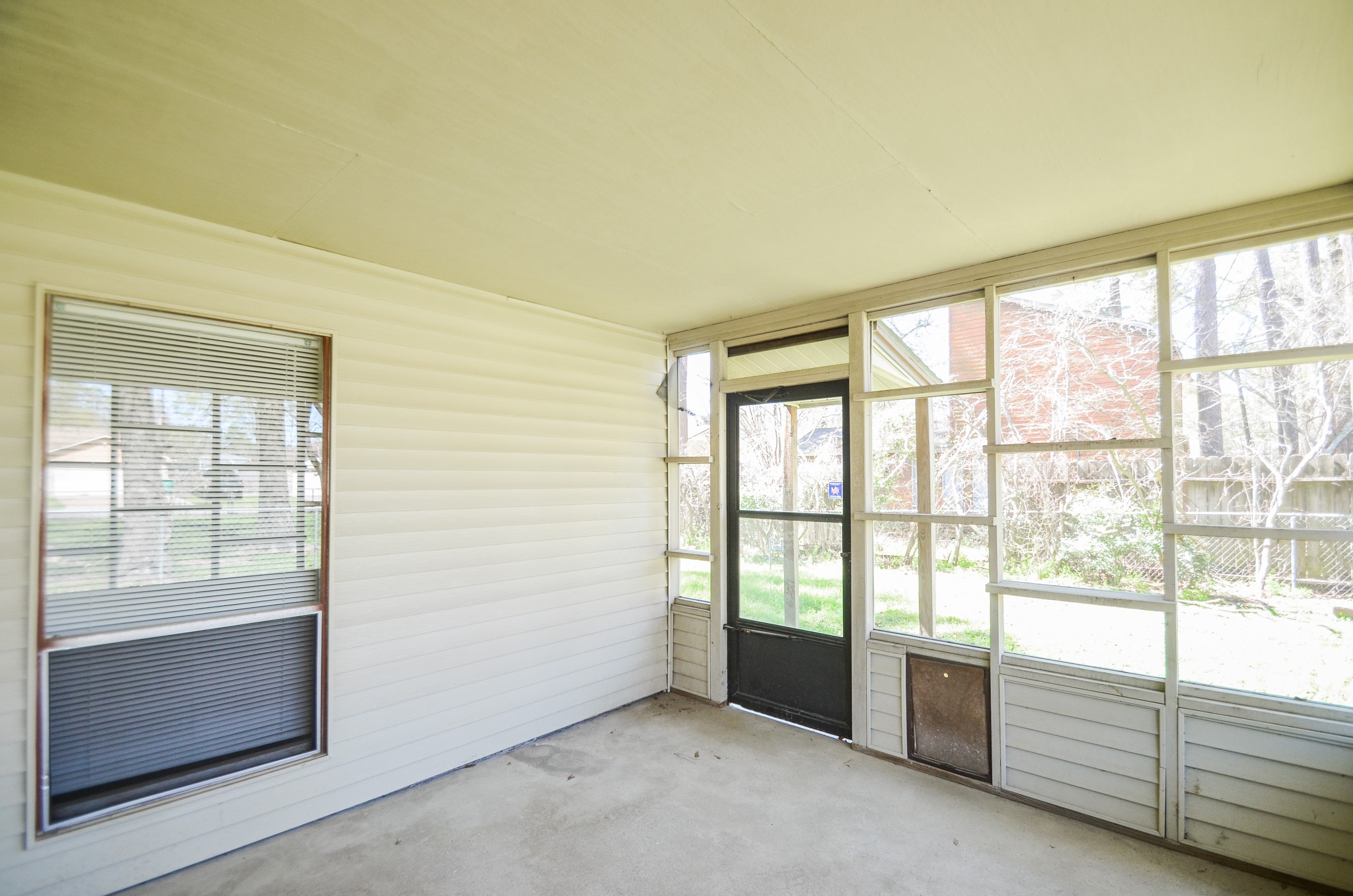 nice benclosed back patio for enjoying outdoors without the mosquitos