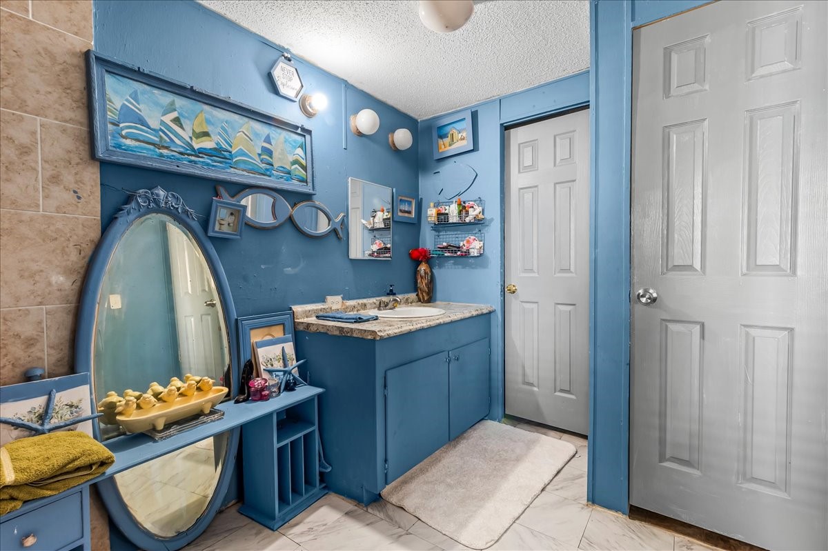3629 County Road 870, Alvin, TX 77511 3629 County Road 870, Alvin, TX 77511