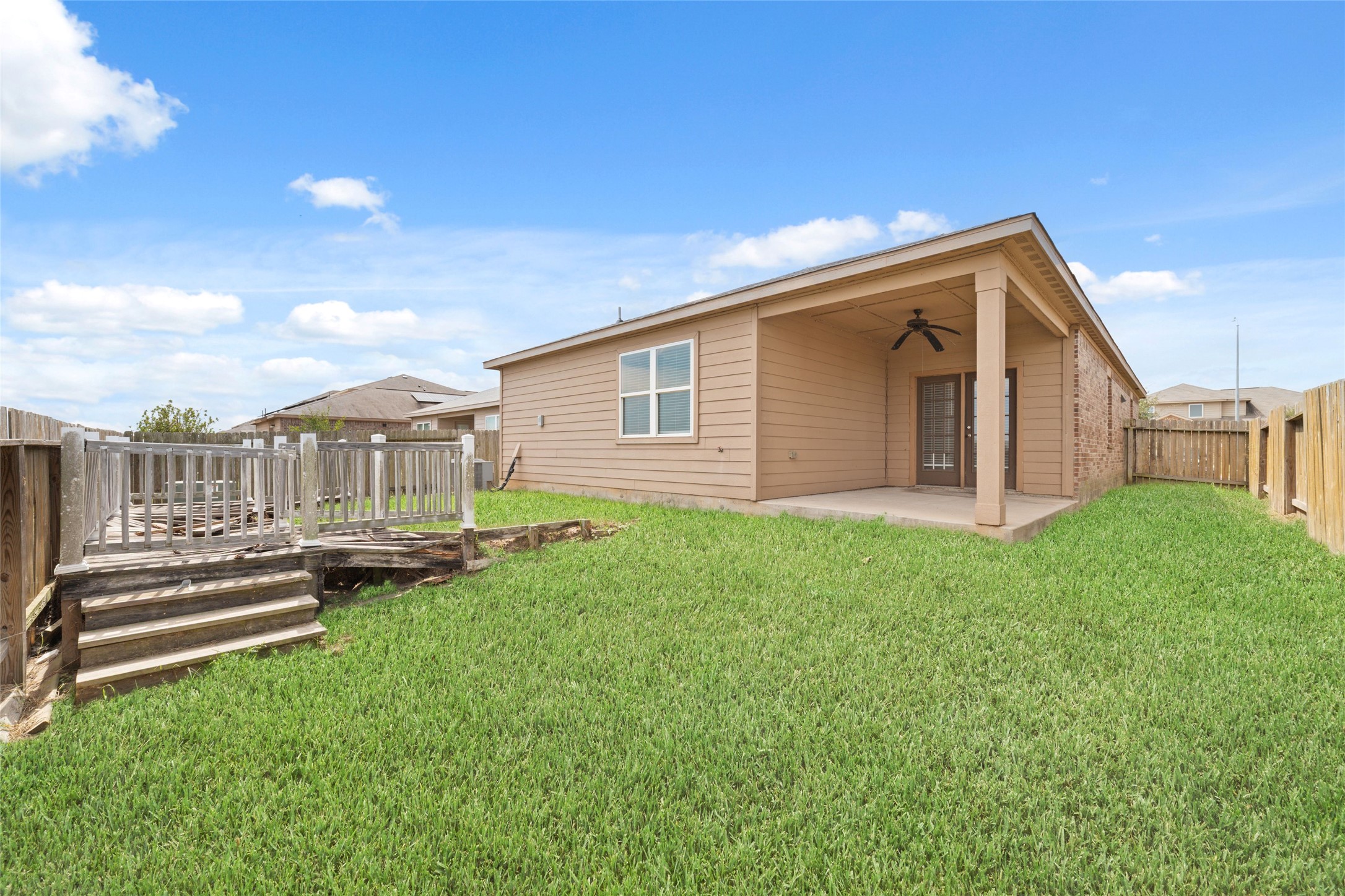 1077 Mule Ridge Drive, Katy, TX 77493
