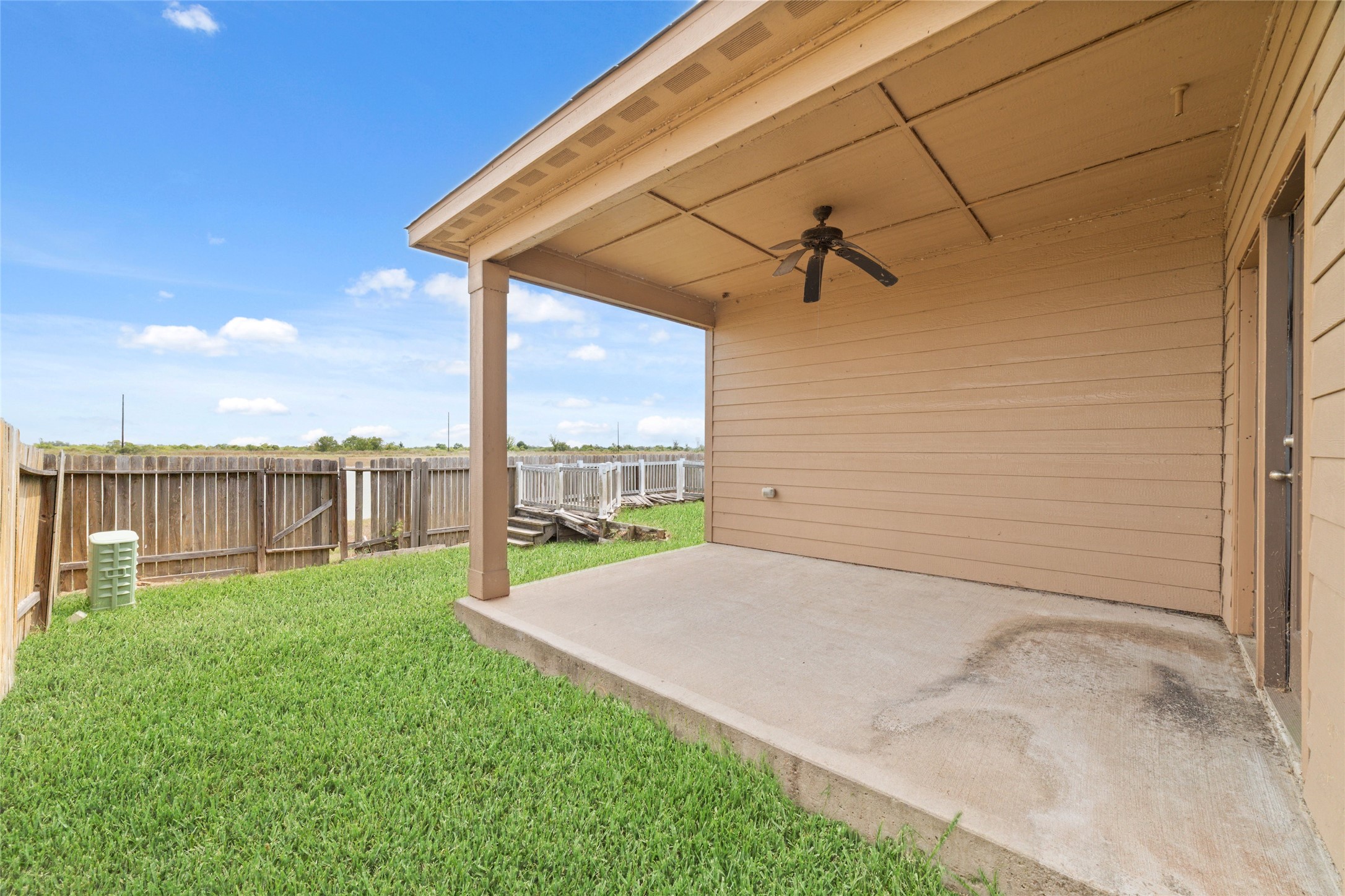 1077 Mule Ridge Drive, Katy, TX 77493