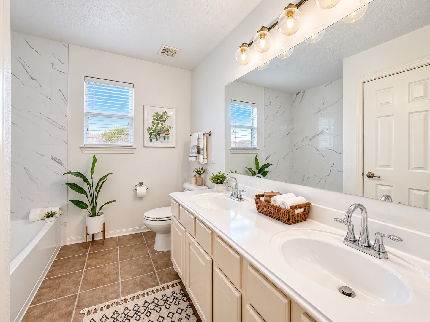 Secondary Bathroom.