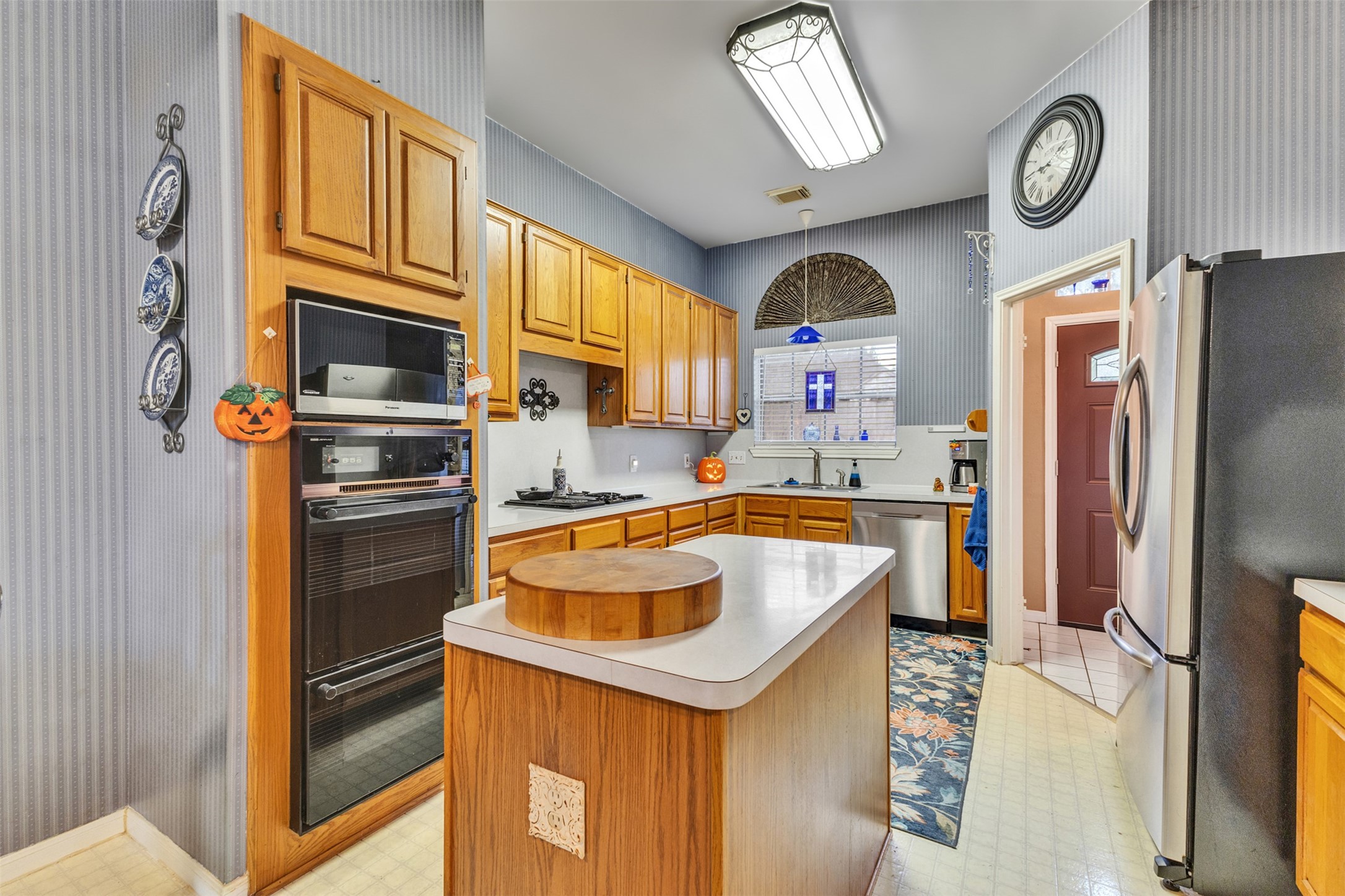 905 Wisdom Drive, Deer Park, TX 77536