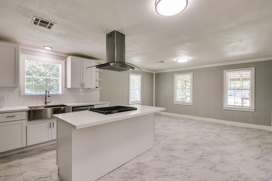 3901 Mckinney Extension, La Marque, TX 77568