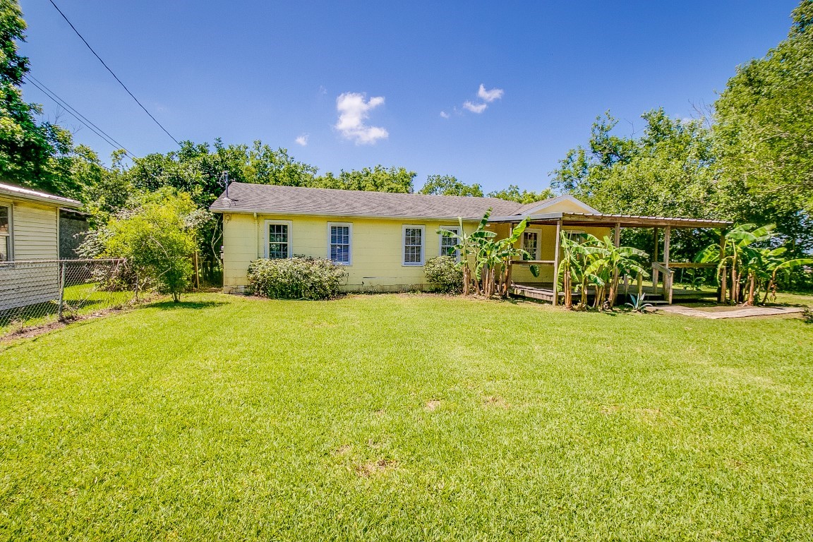 3901 Mckinney Extension, La Marque, TX 77568 3901 Mckinney Extension, La Marque, TX 77568