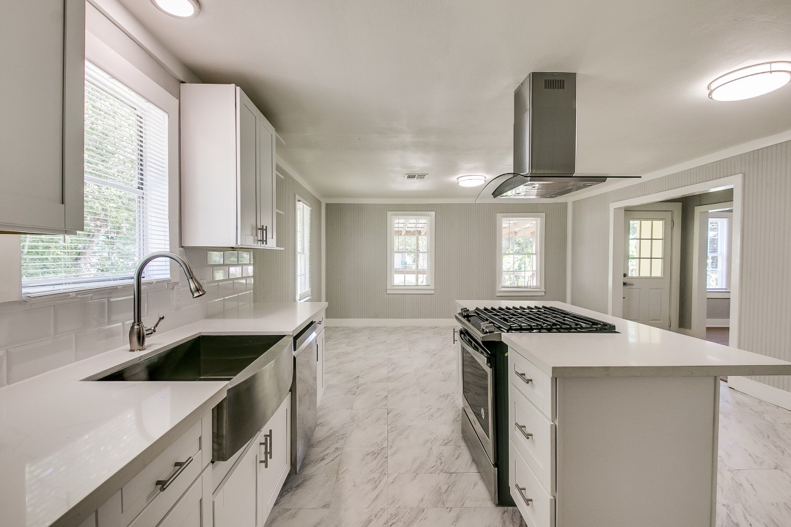 3901 Mckinney Extension, La Marque, TX 77568