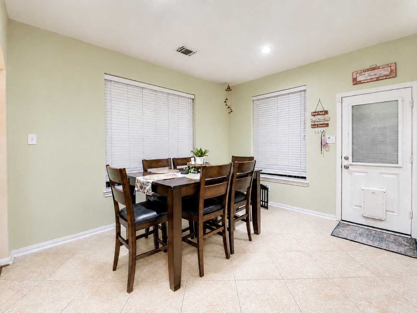1752 Silver Bend Drive, Dickinson, TX 77539