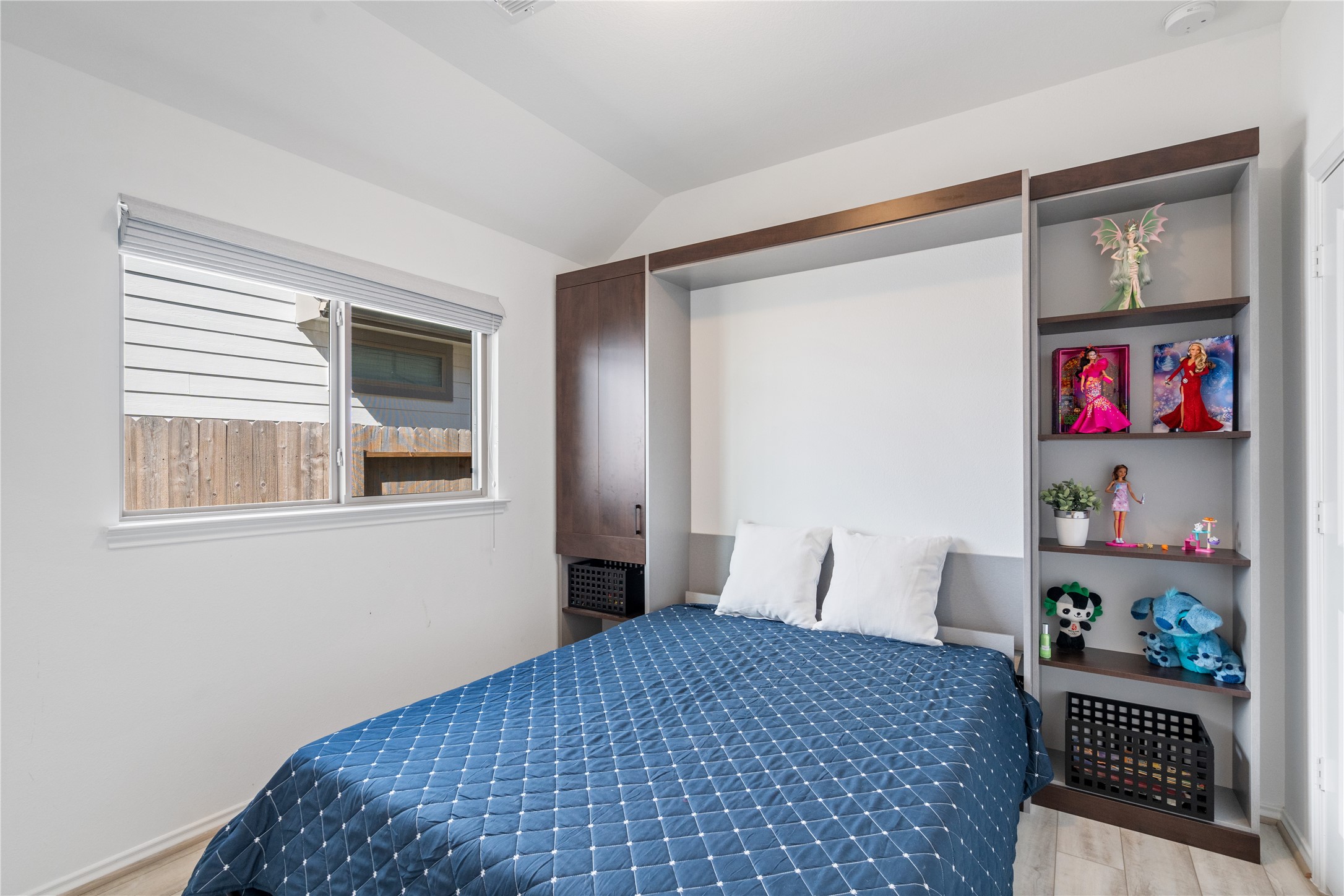 Murphy Bed included