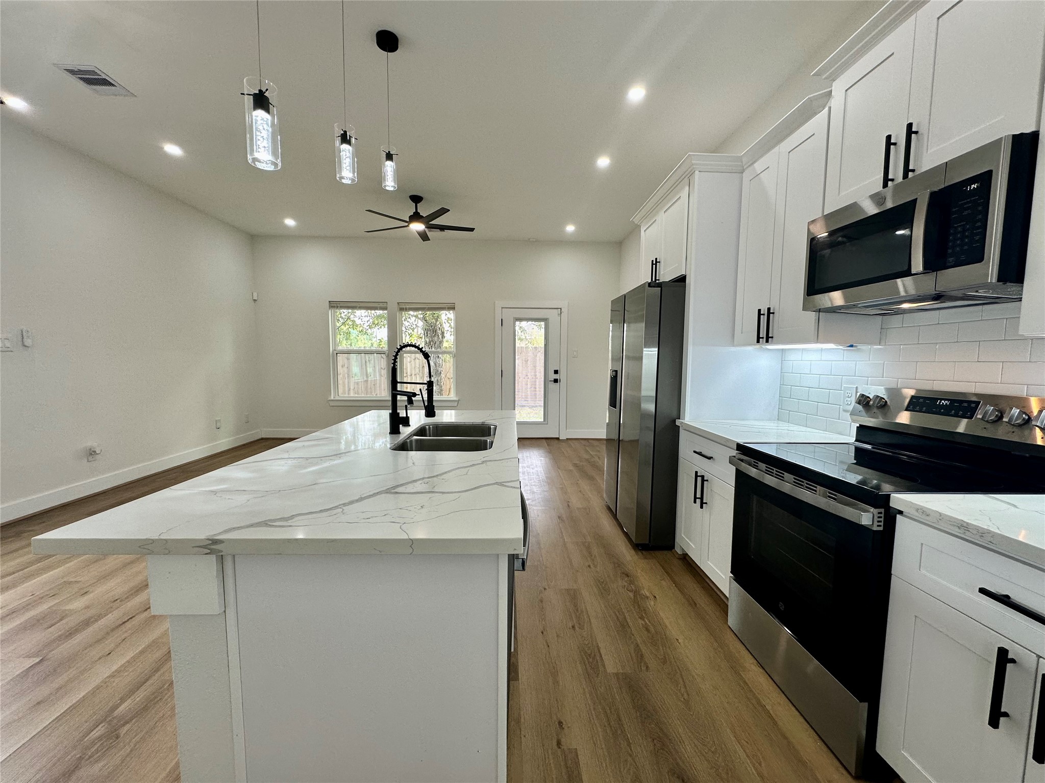 7546 Charlie Street, Houston, TX 77088
