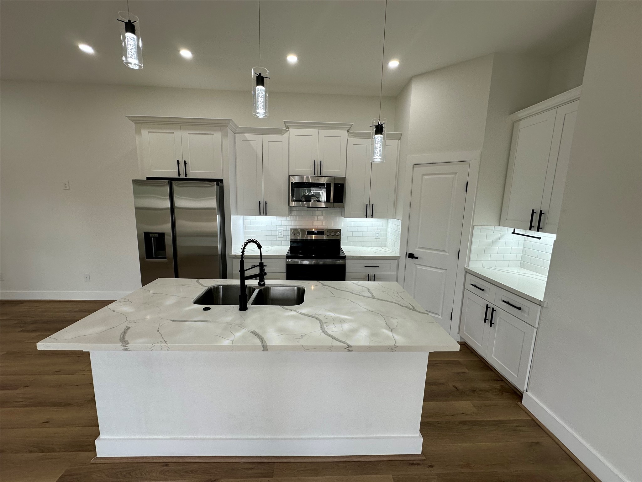 7546 Charlie Street, Houston, TX 77088