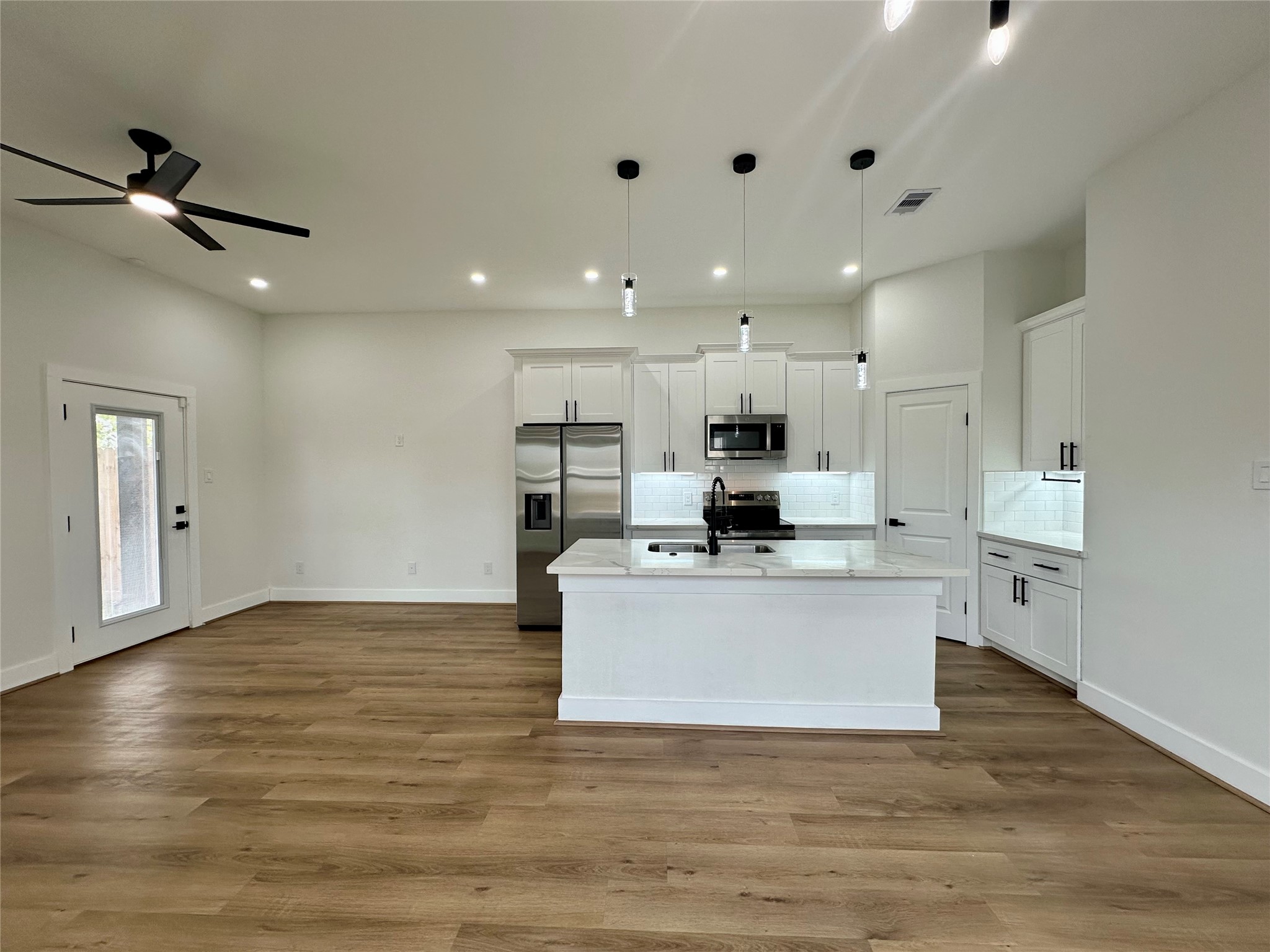 7546 Charlie Street, Houston, TX 77088