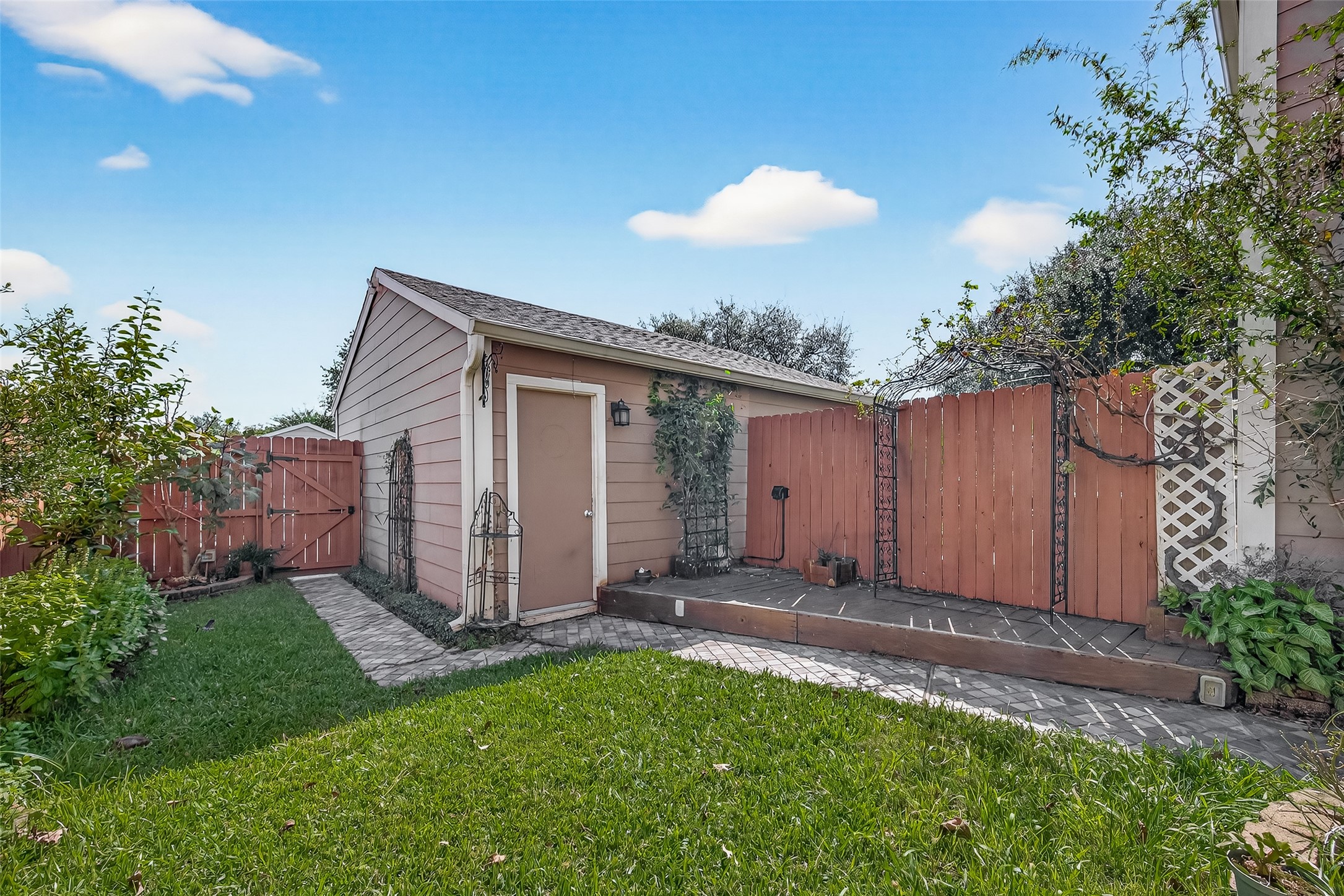 16826 Holly Trail Drive, Houston, TX 77058