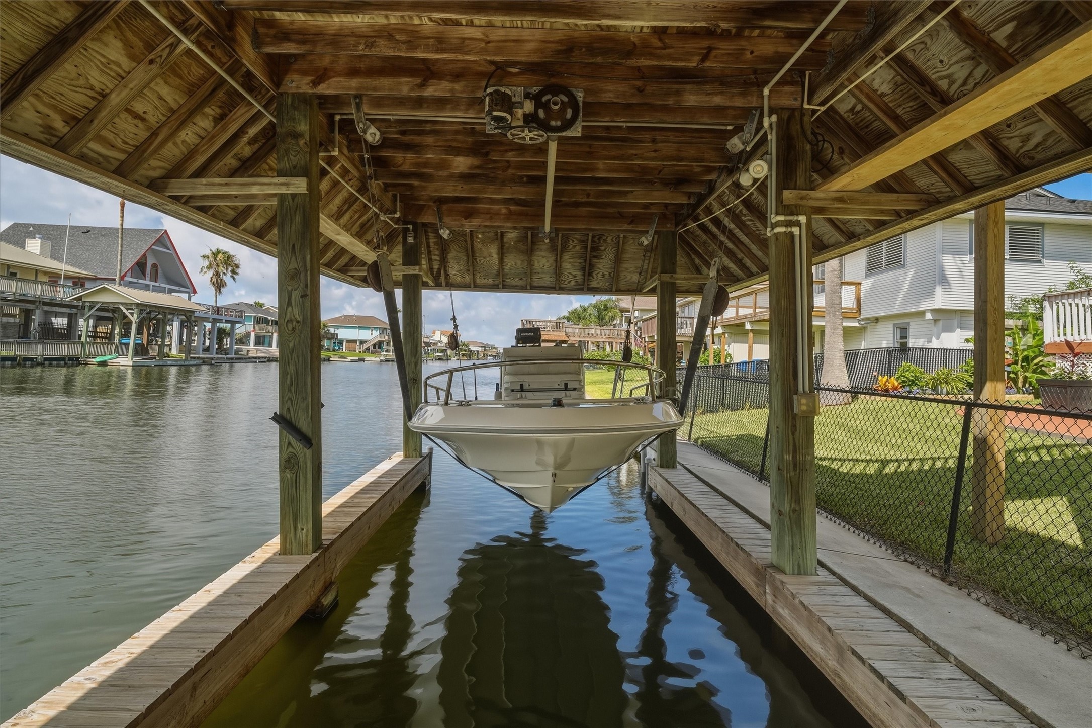1078 Redfish Street, Bayou Vista, TX 77563