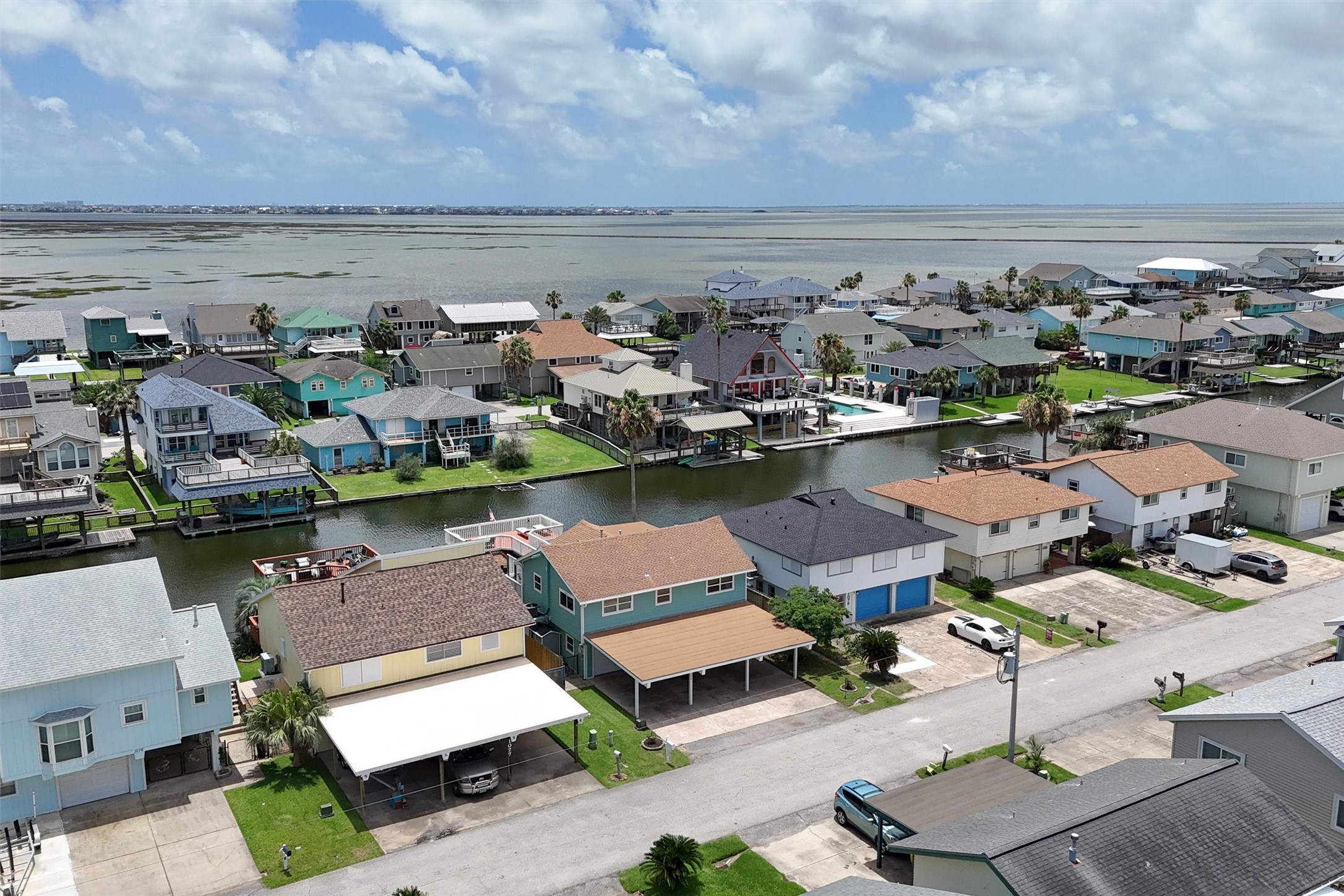 1078 Redfish Street, Bayou Vista, TX 77563