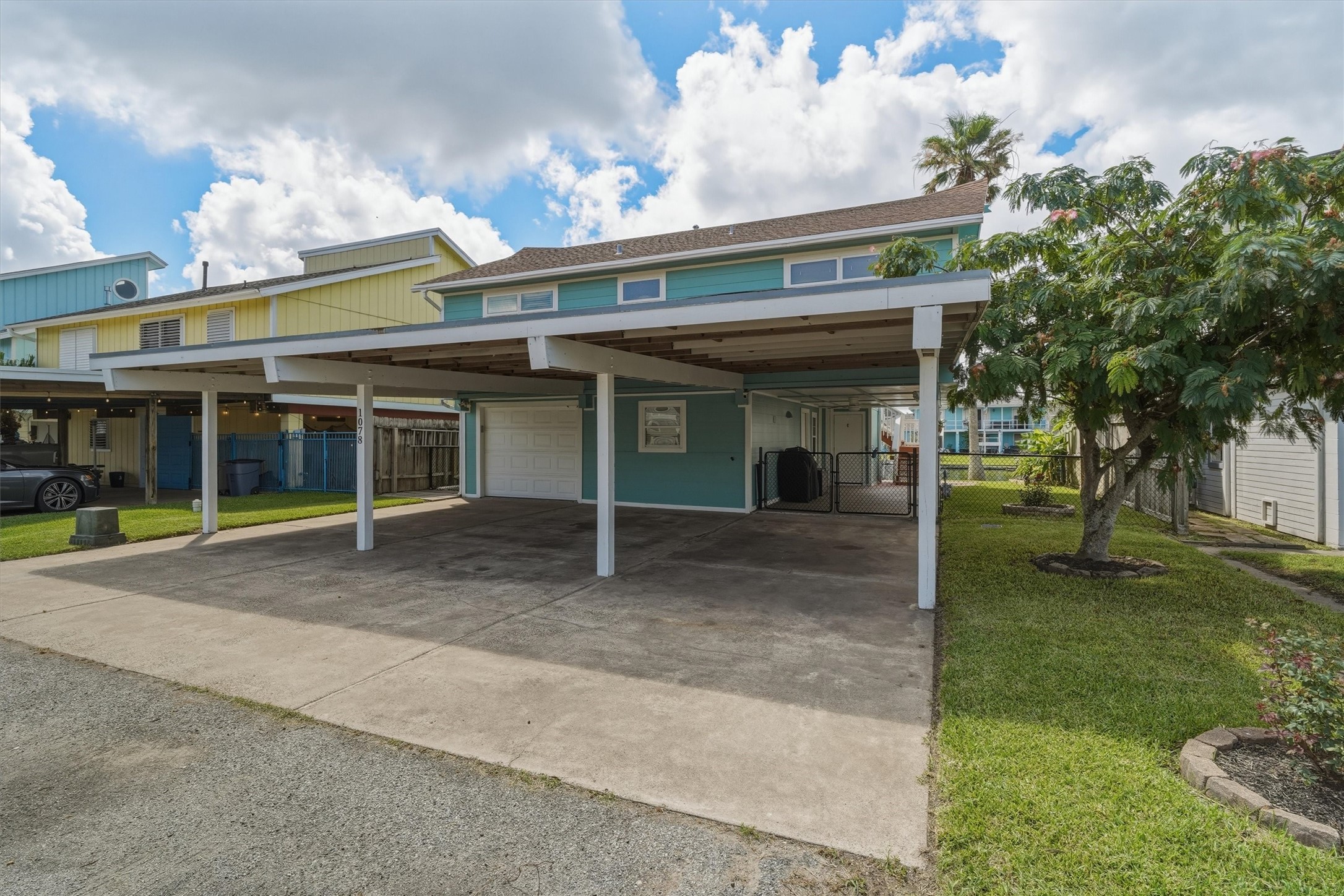 1078 Redfish Street, Bayou Vista, TX 77563