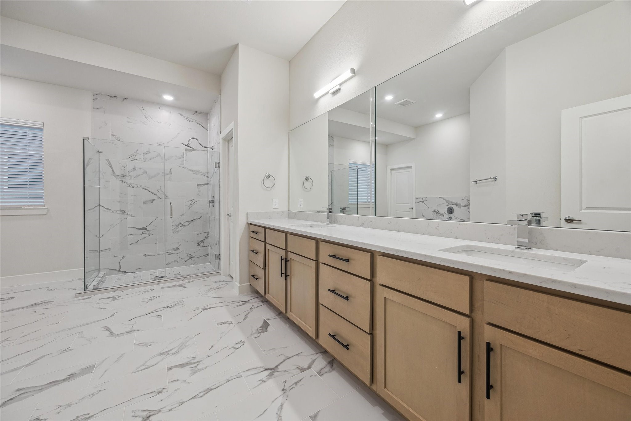 Representative photo showing community model home interior. Layout and selections may vary. Representative photo showing community model home interior. Layout and selections may vary.