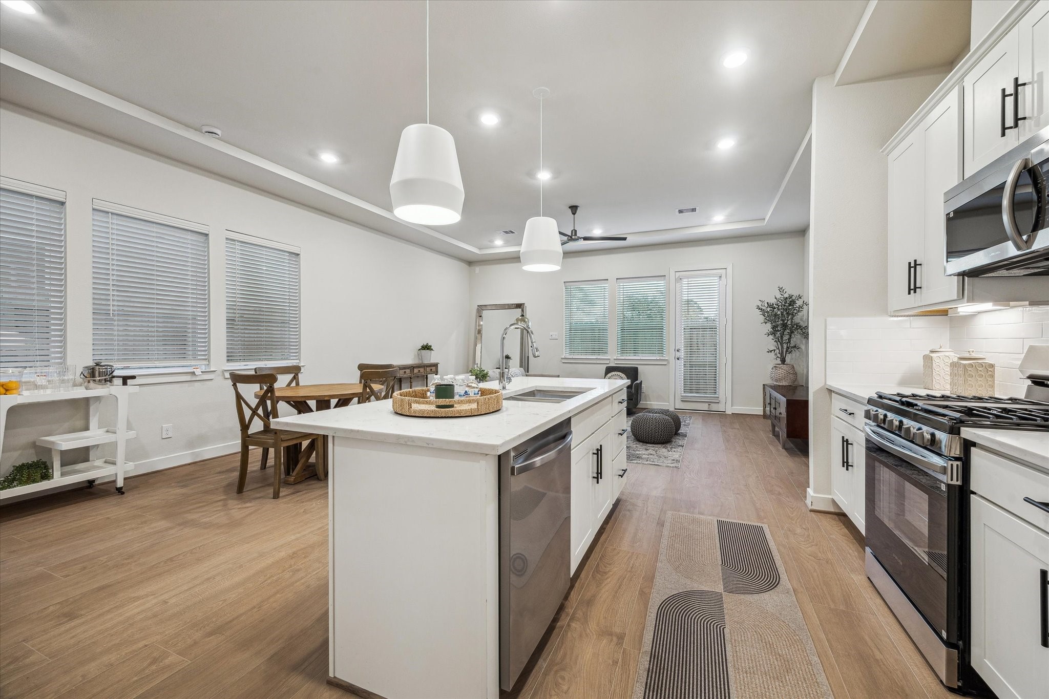 Representative photo showing community model home interior. Layout and selections may vary. Representative photo showing community model home interior. Layout and selections may vary.