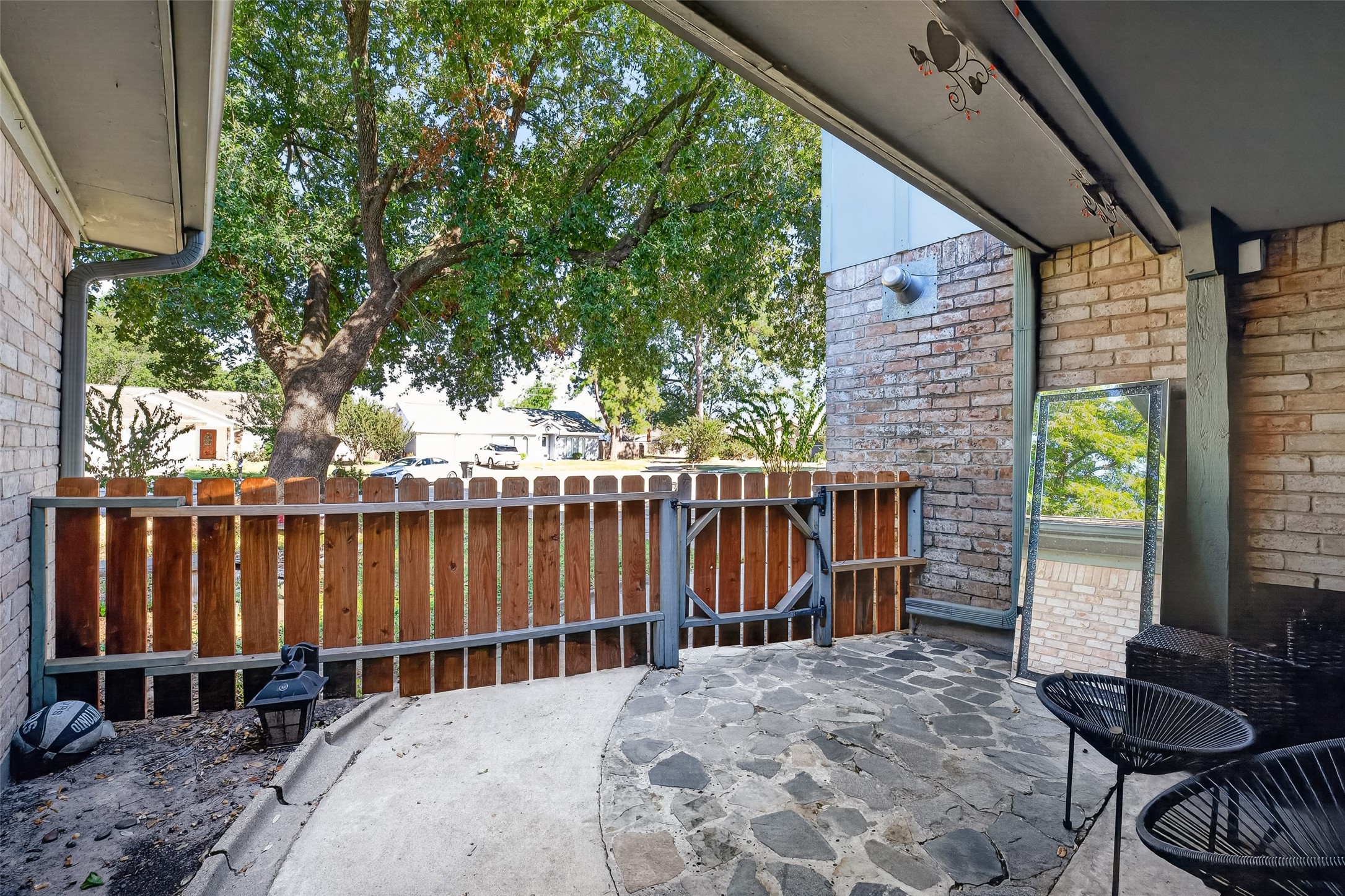16211 Brinkwood Drive, Houston, TX 77090