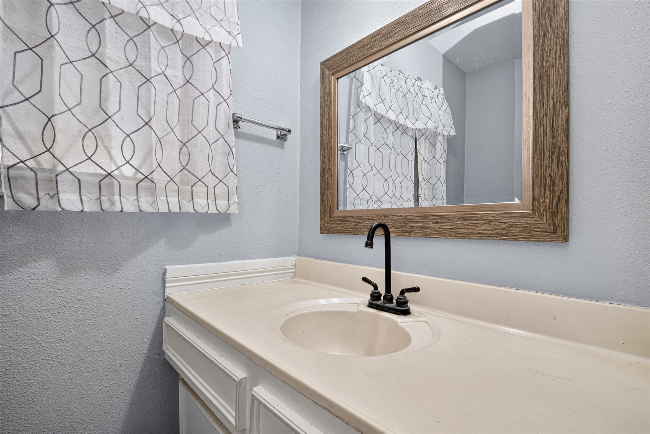 16211 Brinkwood Drive, Houston, TX 77090