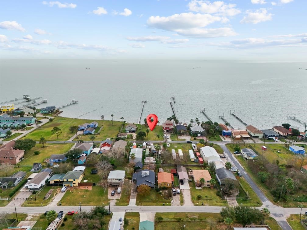 1035 6th Street, San Leon, TX 77539