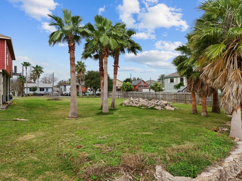 1035 6th Street, San Leon, TX 77539 1035 6th Street, San Leon, TX 77539