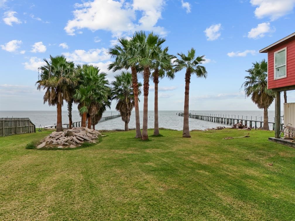1035 6th Street, San Leon, TX 77539 1035 6th Street, San Leon, TX 77539