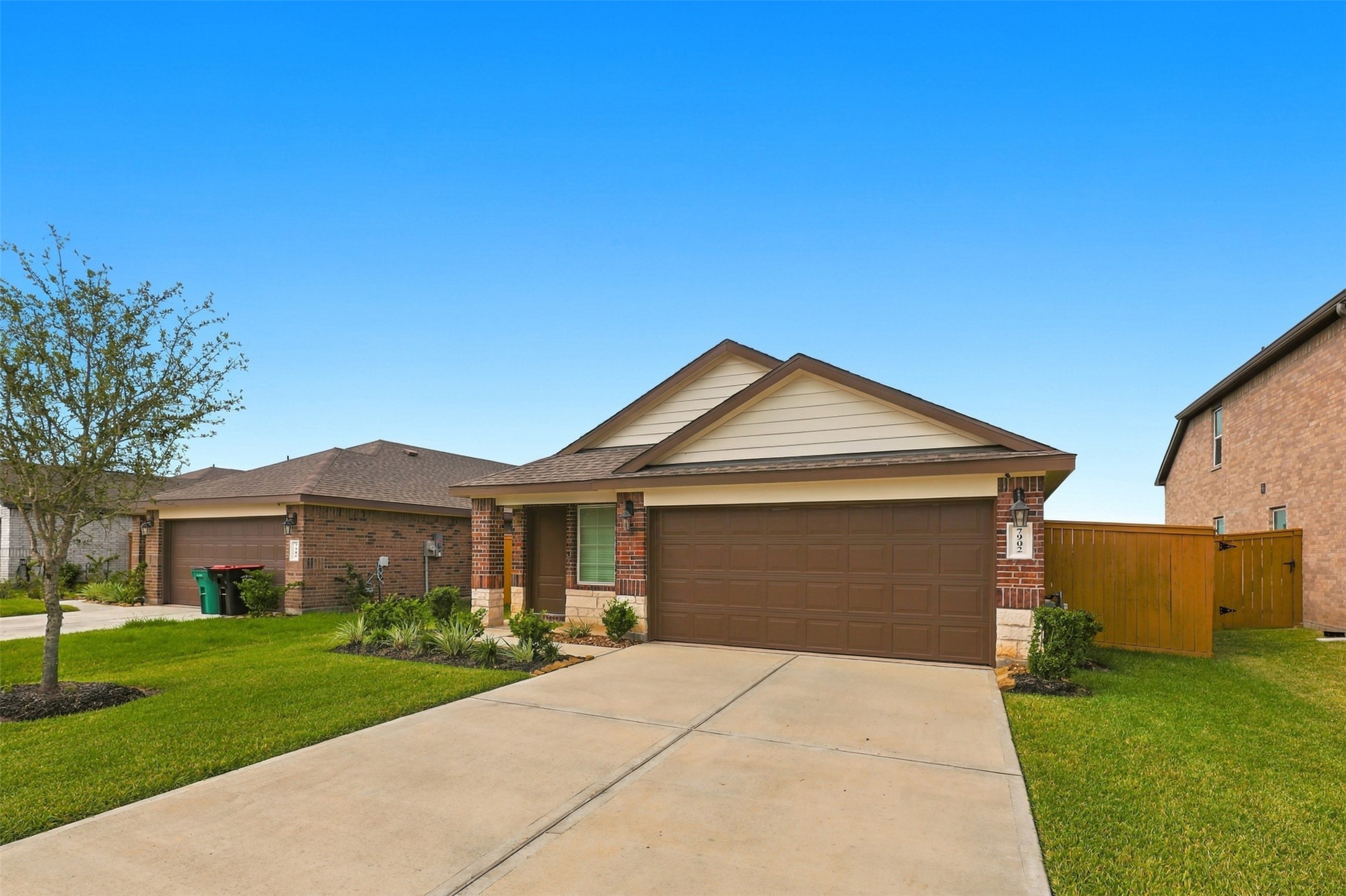 7902 Lavender Jade Drive, Rosharon, TX 77583
