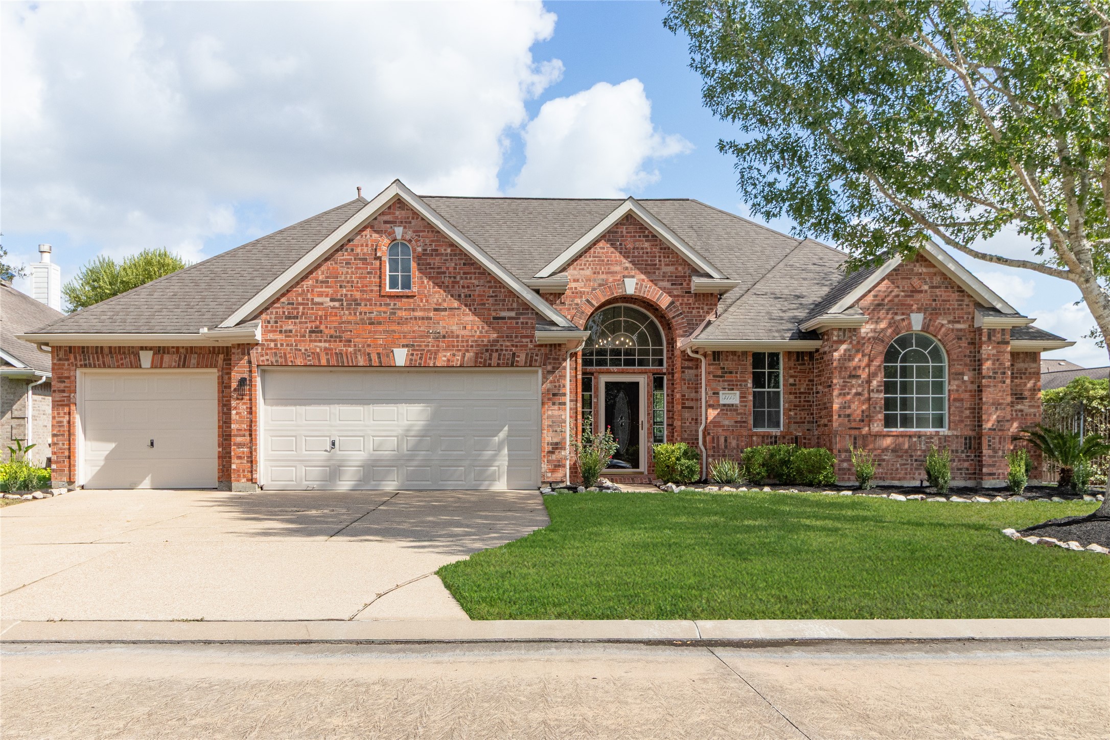 1-story on a premium corner cul-de-sac lot with a 3-car garage and a wide driveway.