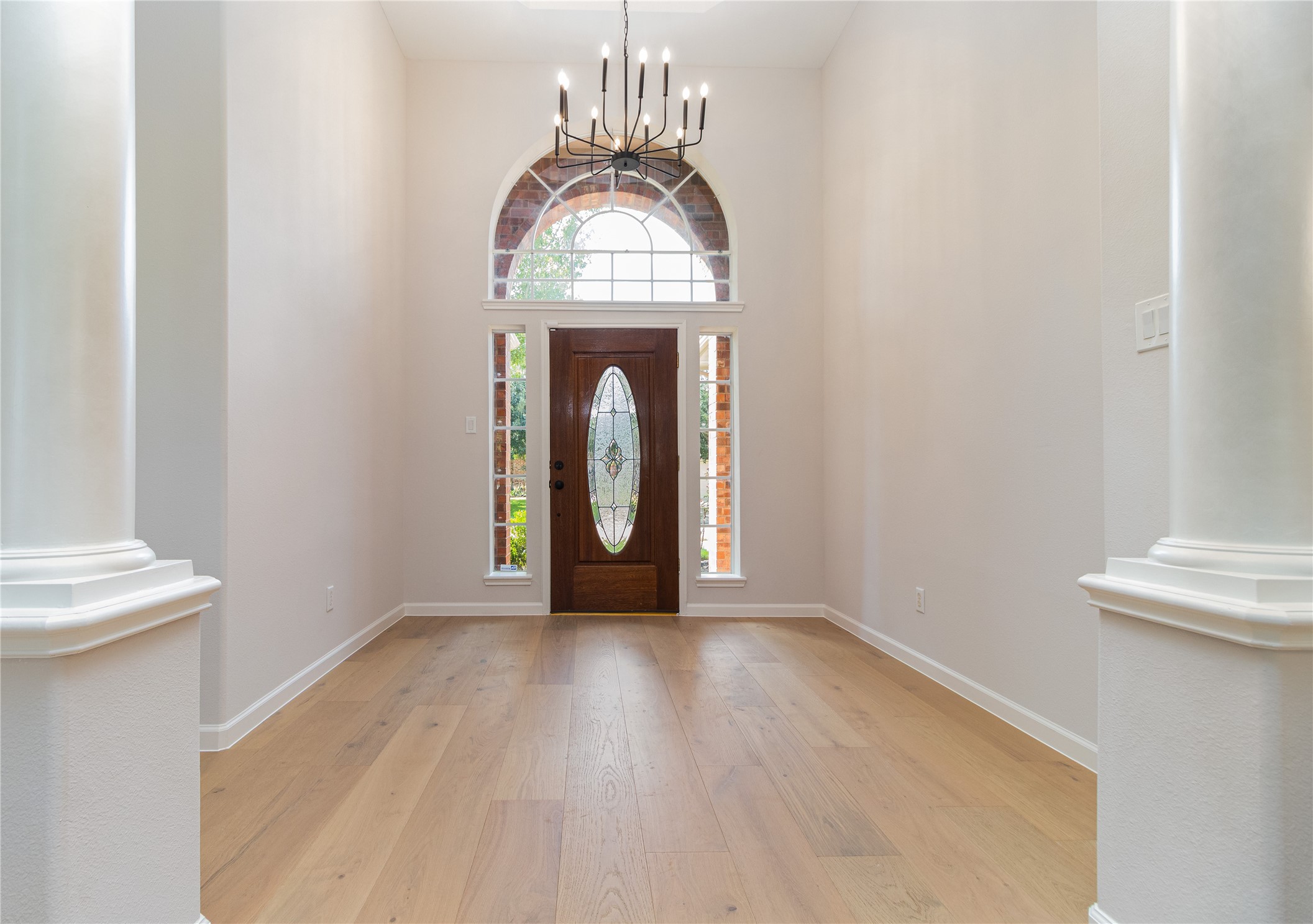 Wide foyer Wide foyer
