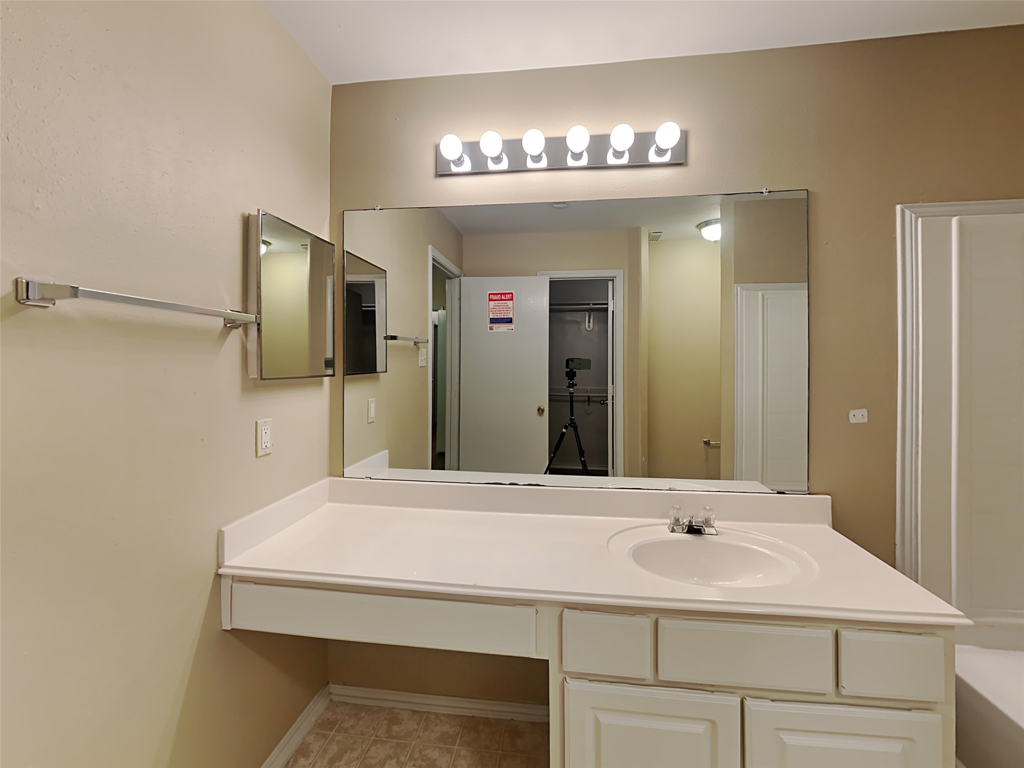 9310 Fillmont Lane, Houston, TX 77044