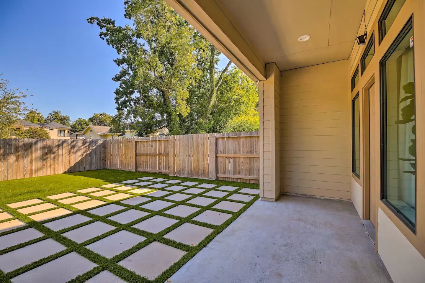 4211 New Orleans Street, Houston, TX 77020