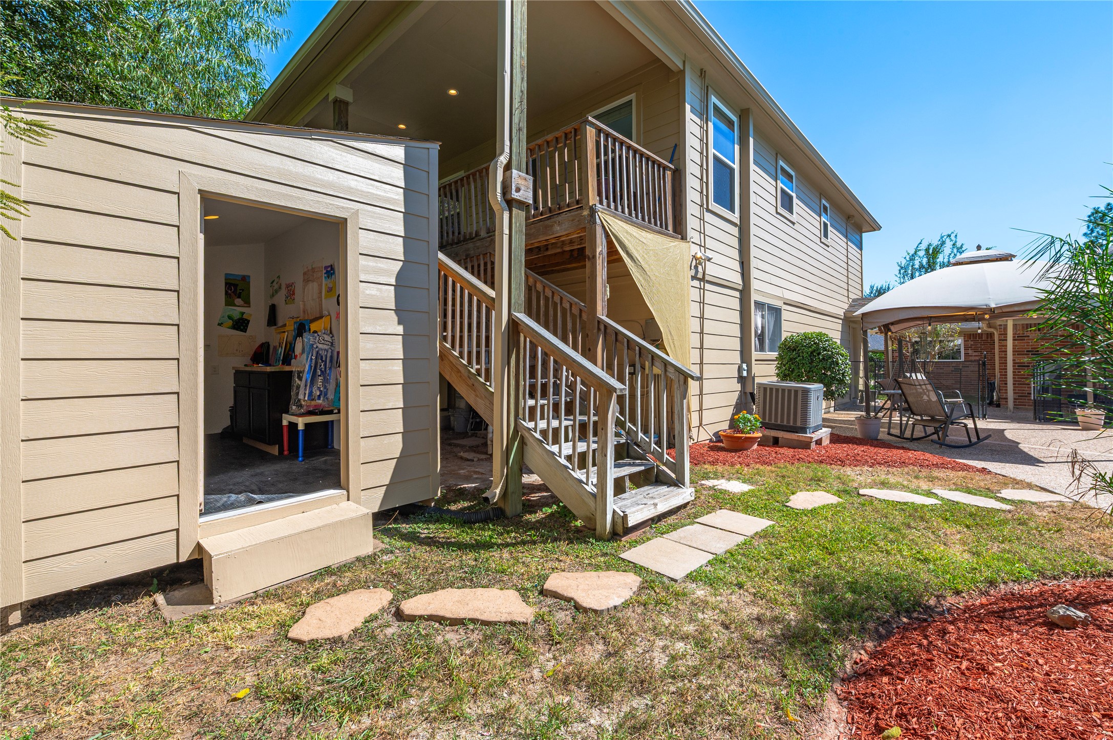 505 Twin Pines Drive, Friendswood, TX 77546