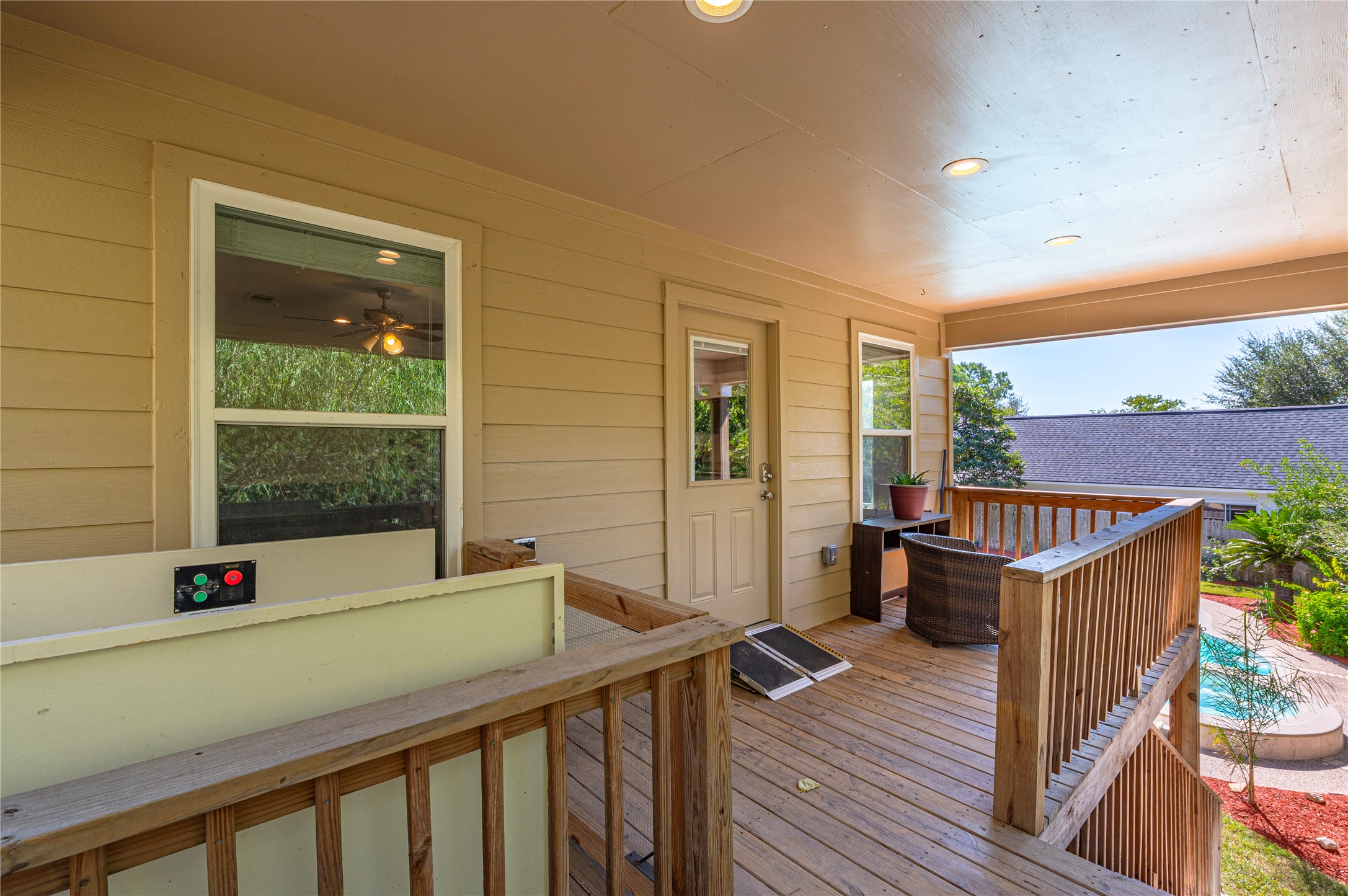 505 Twin Pines Drive, Friendswood, TX 77546