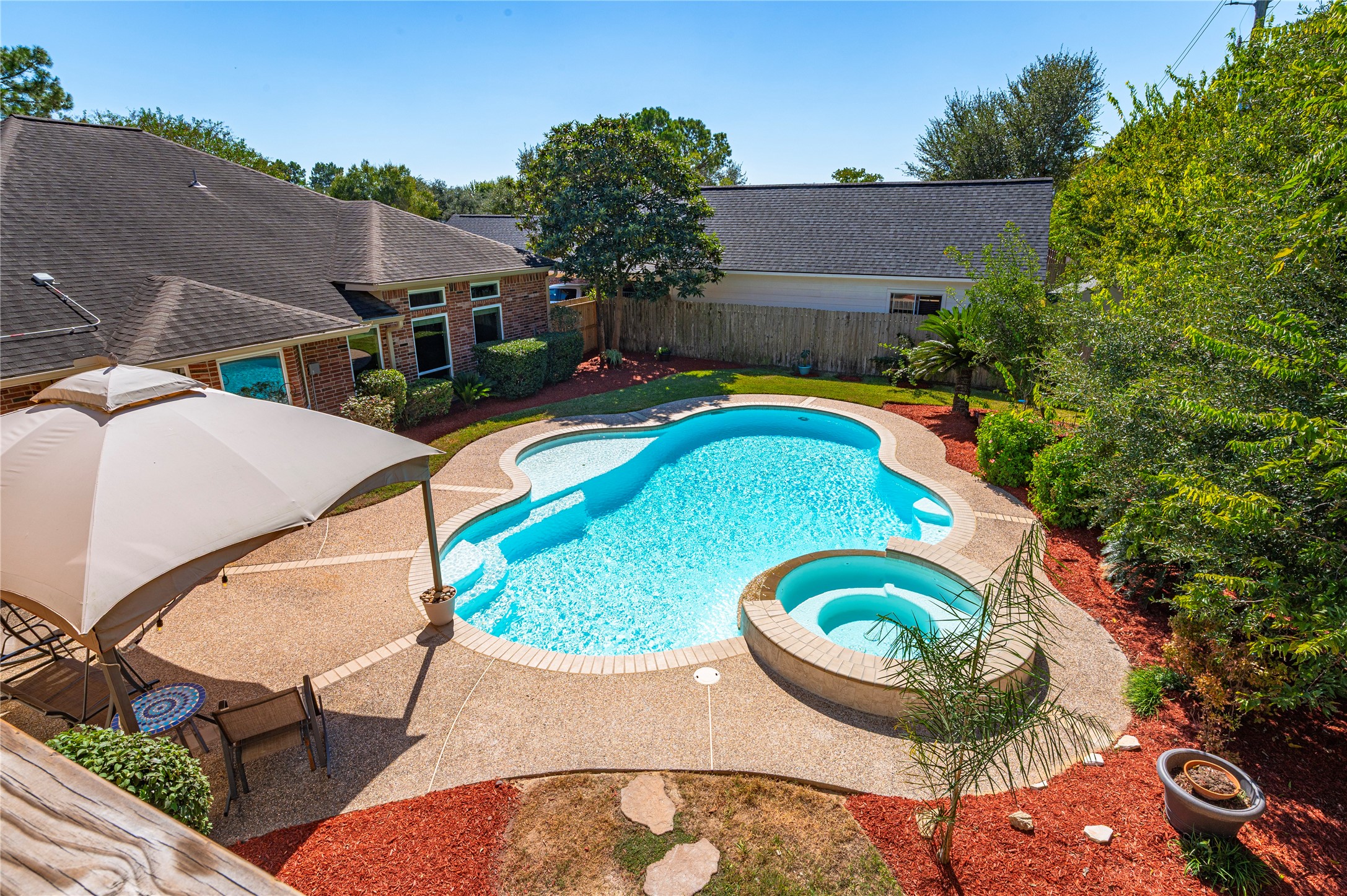 505 Twin Pines Drive, Friendswood, TX 77546
