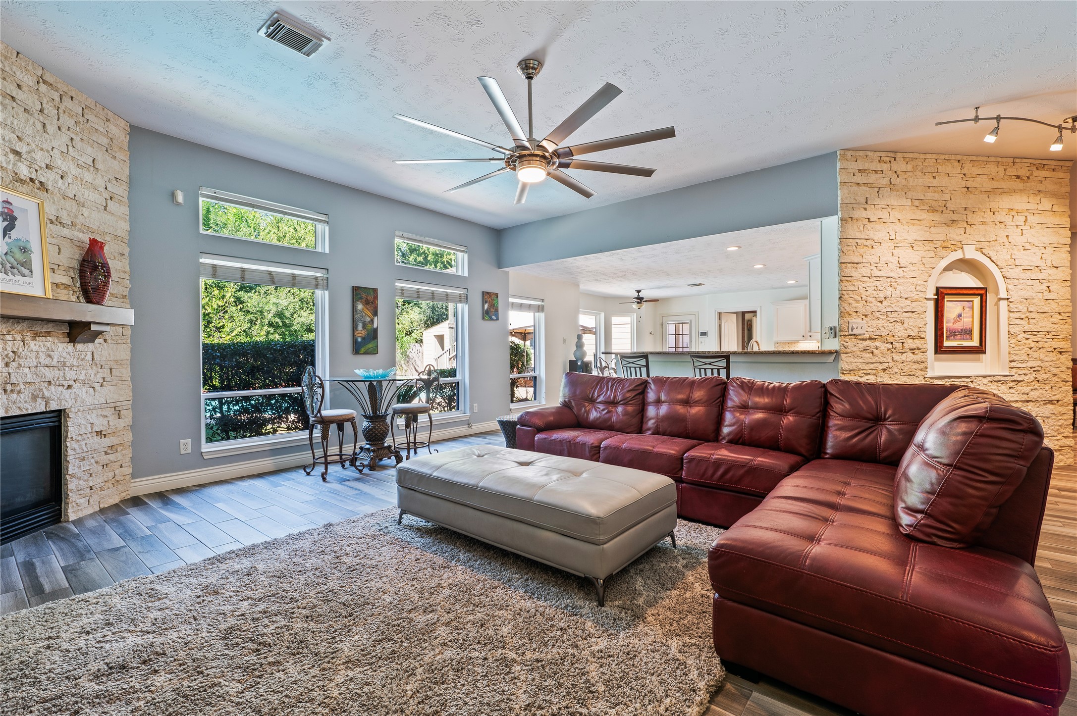 505 Twin Pines Drive, Friendswood, TX 77546