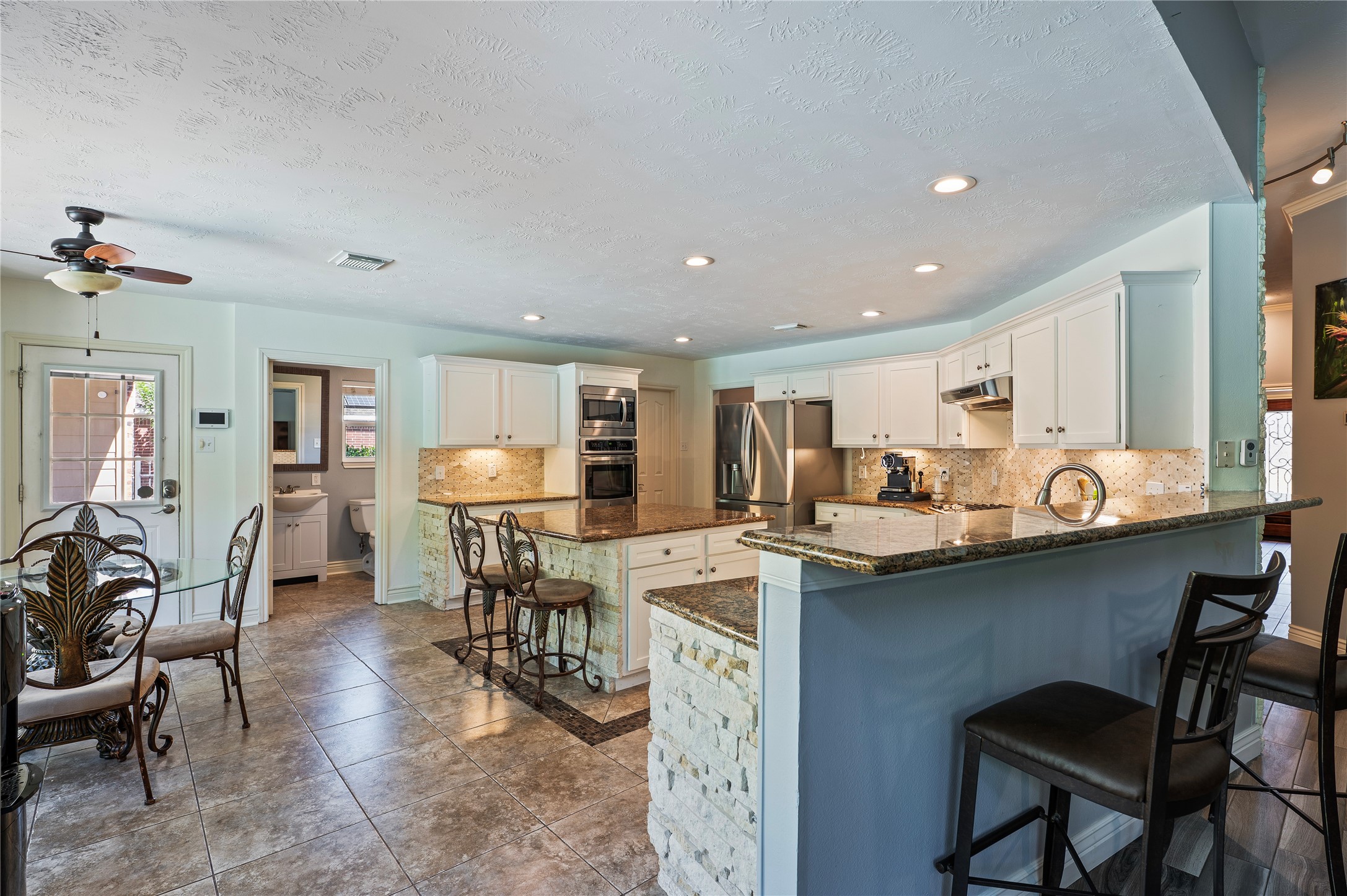 505 Twin Pines Drive, Friendswood, TX 77546
