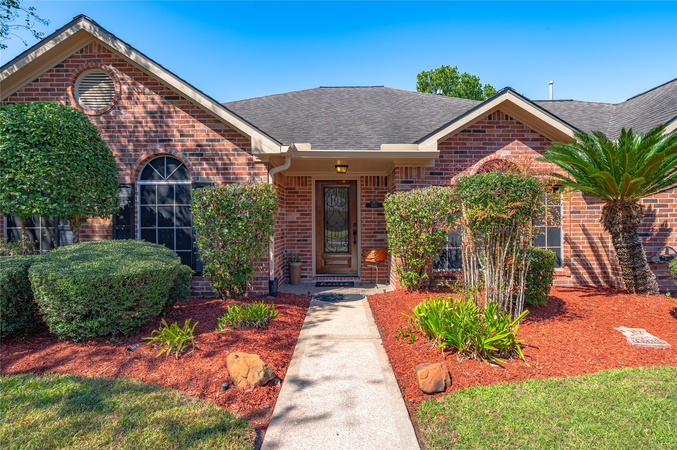 505 Twin Pines Drive, Friendswood, TX 77546