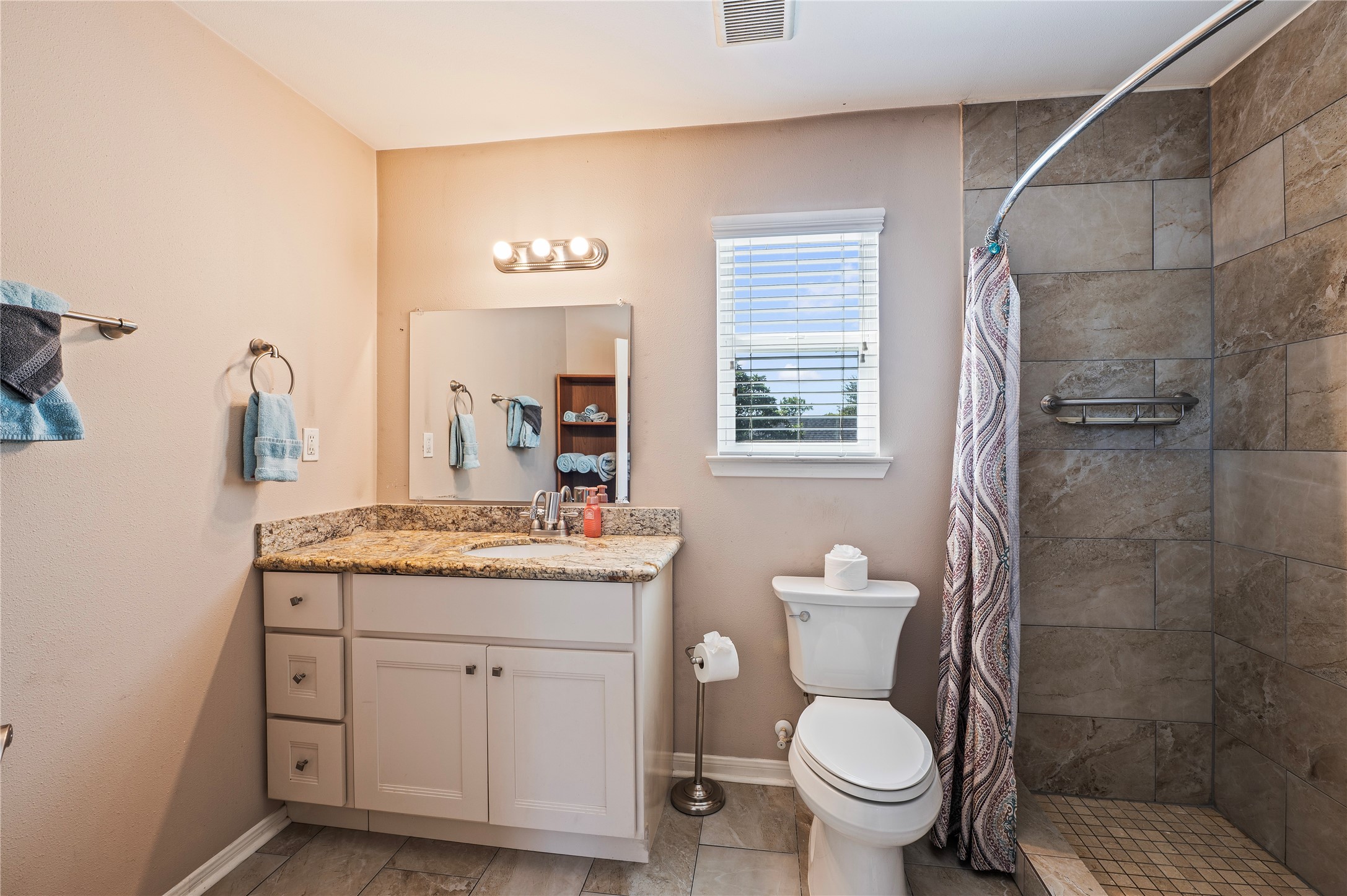 505 Twin Pines Drive, Friendswood, TX 77546